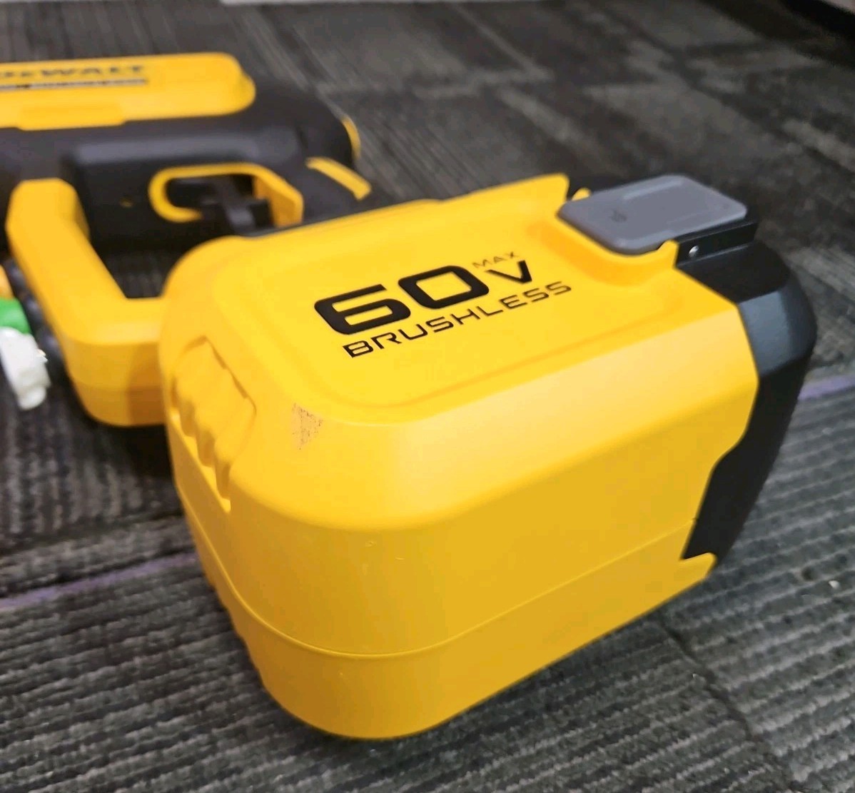 DeWalt Tools DCPW1000 Flex Volt 1000 PSI Cordless Power Cleaner – TOOL ONLY