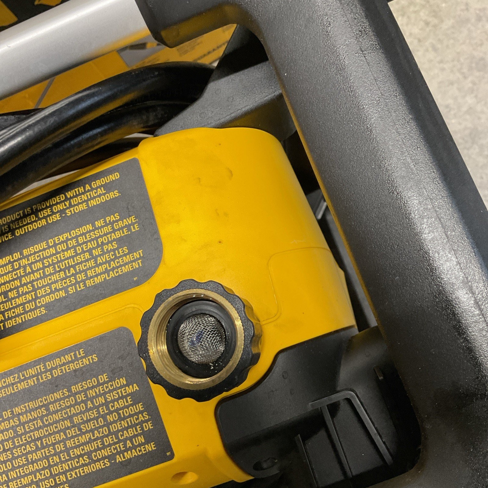 DeWalt DWPW2100 2100 PSI 1.2 GPM Electric Cold Water Pressure Washer