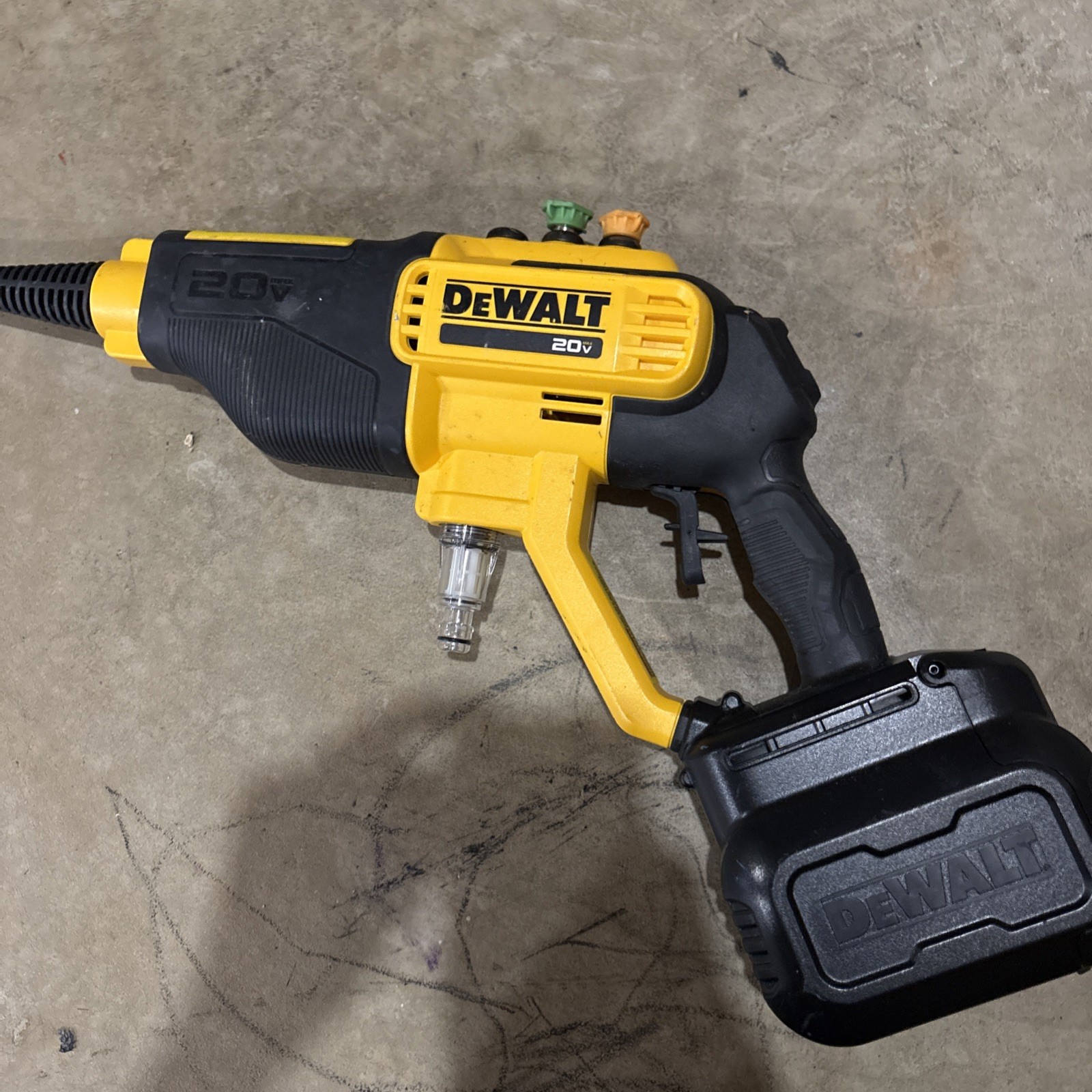 DEWALT 20V MAX 550 PSI Cold Water Pressure Washer (Tool only) (DCPW550) W2