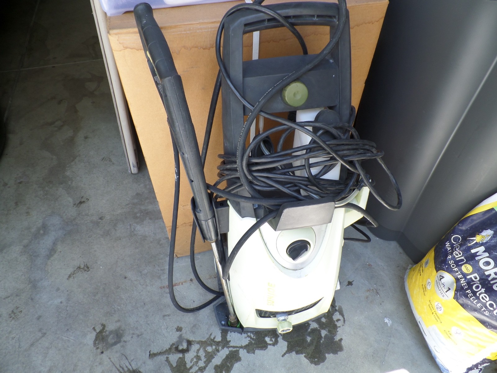 SUN JOE MODEL# SPX3000 ELECTRIC PRESSURE WASHER 2200 PSI WORKS USED!