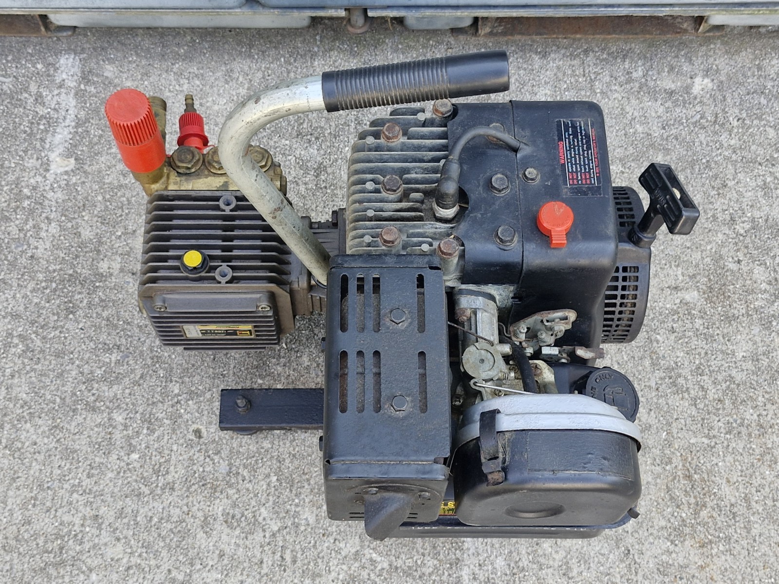 Kawasaki FA210 Gas Pressure Washer w/ General Pump TT9071 – 1500 PSI 2.5 GPM…