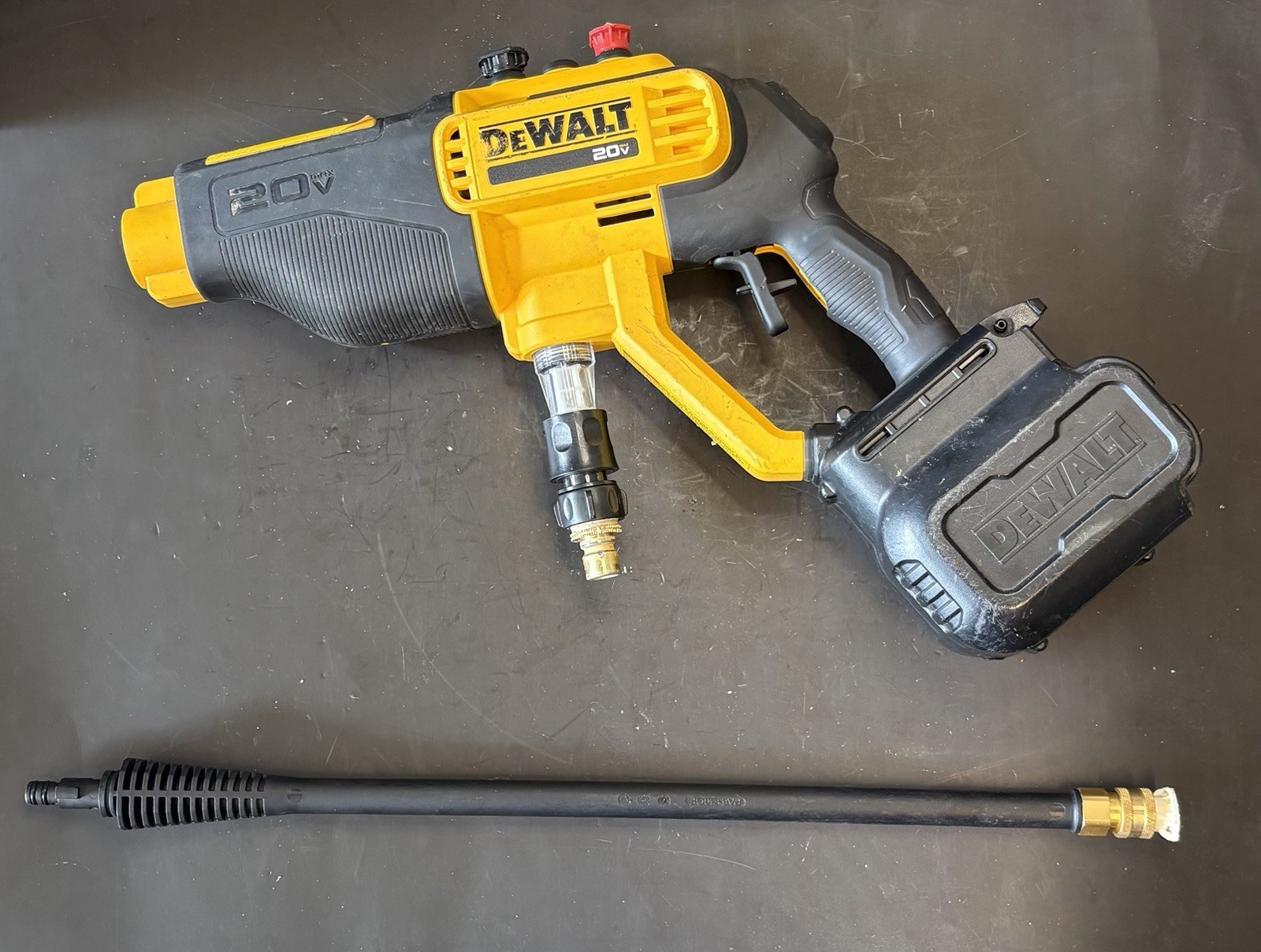 DEWALT DCPW550 20V Cordless Cold Water Pressure Washer 550 PSI w/ Wand