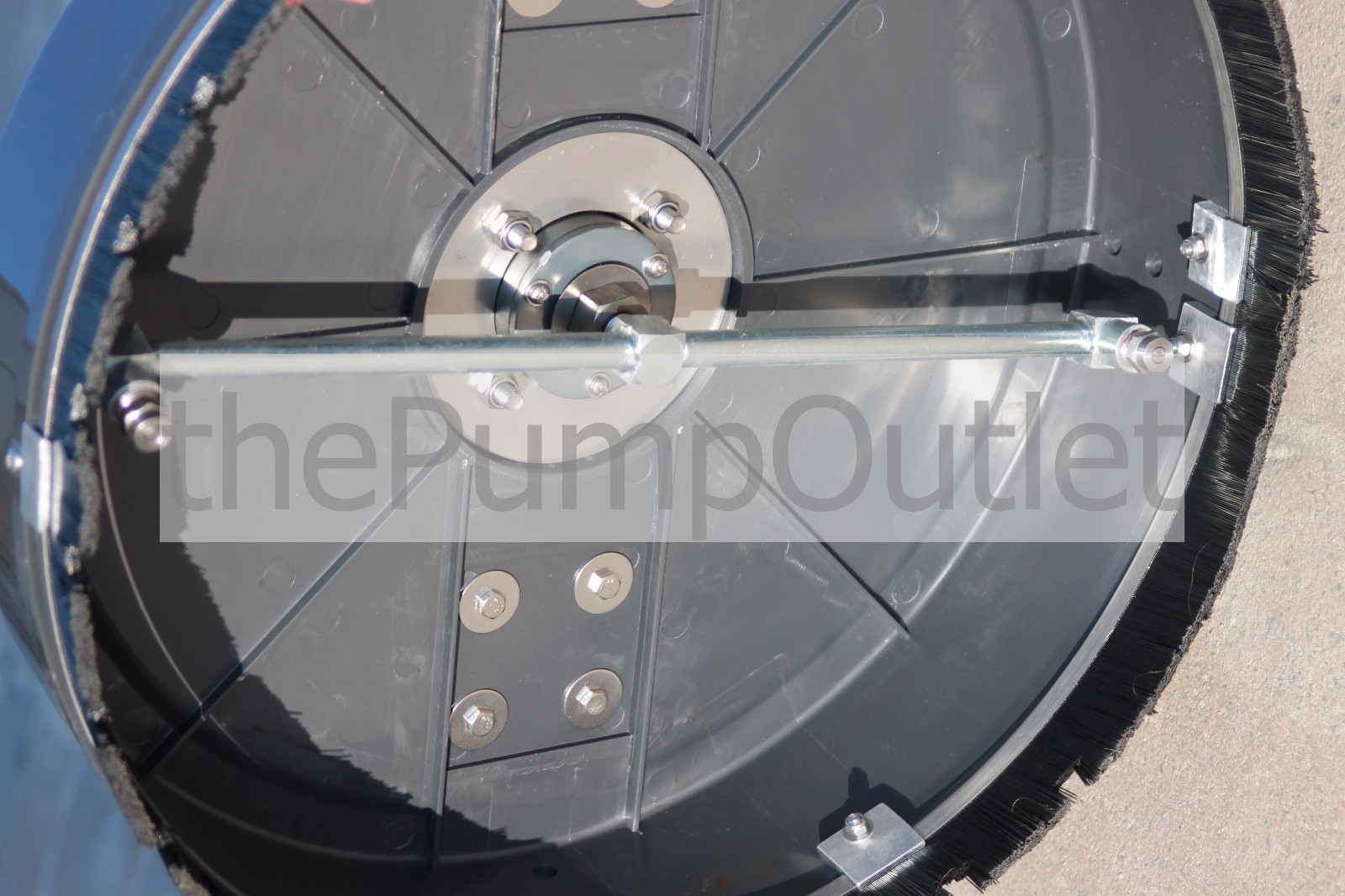 General Pump 18″ Hammerhead Surface Cleaner with Greasable Swivel