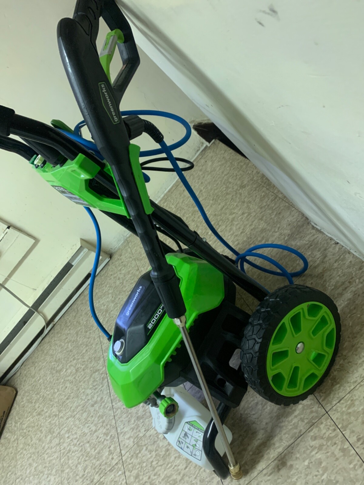 PRESSURE WASHER 2000 psi