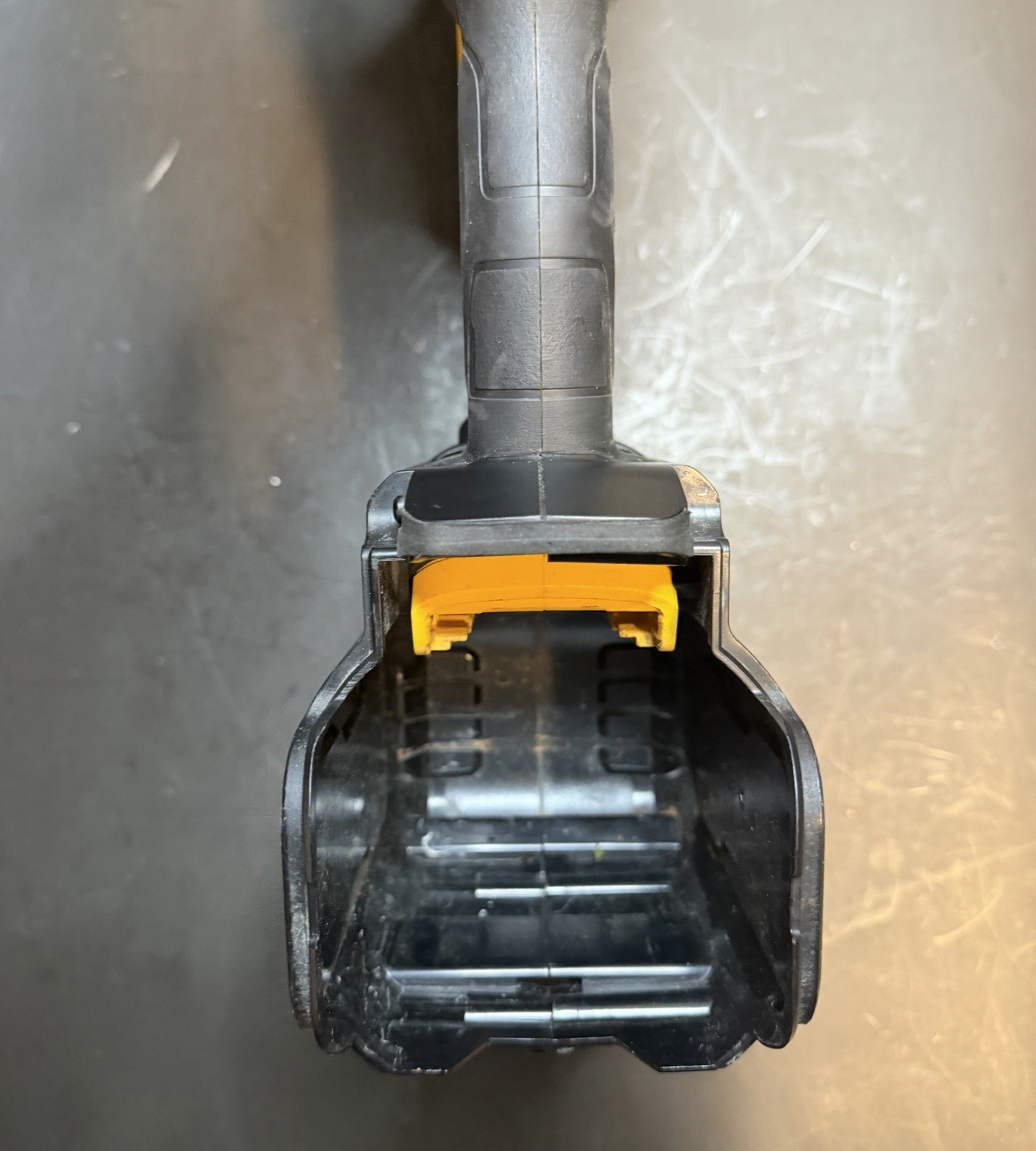 DEWALT DCPW550 20V Cordless Cold Water Pressure Washer 550 PSI w/ Wand