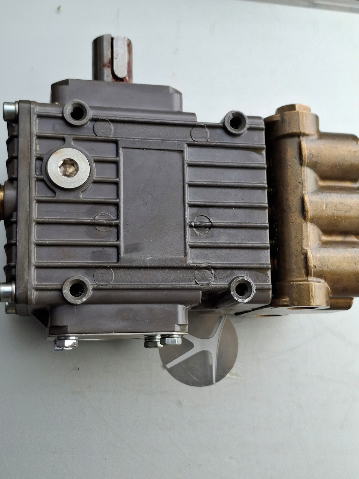 Speck Triplex NP10/10-140 High Pressure Pump 140 Bar / 2030 PSI 10 L/min