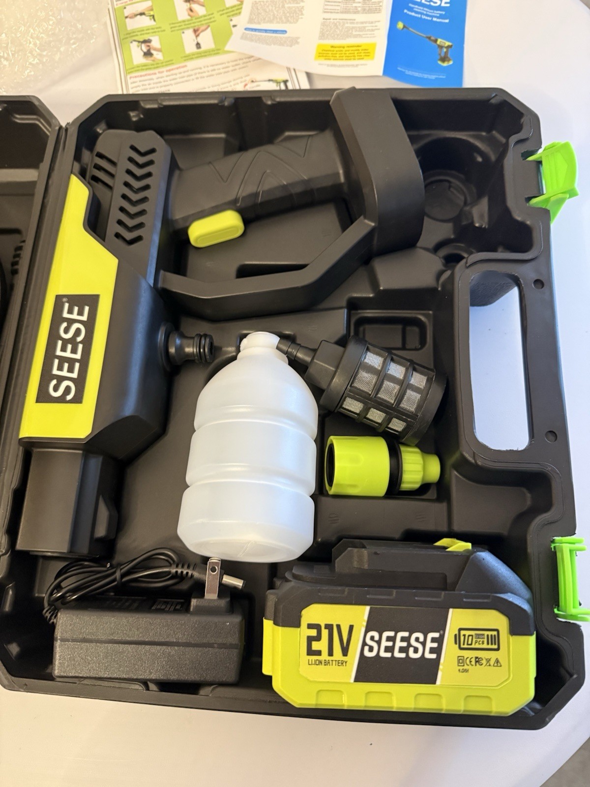 SEESE 1000 PSI Cordless Pressure Washer for Car & Garden with Charger Base