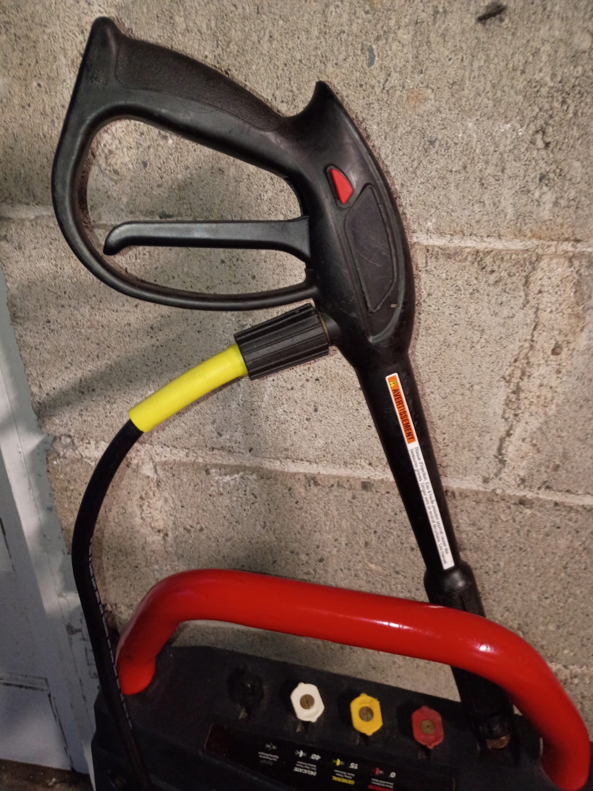Troy-Bilt 2800 PSI 2.3 GPM Gas Cold Water Pressure Washer w/ Hose & Gun