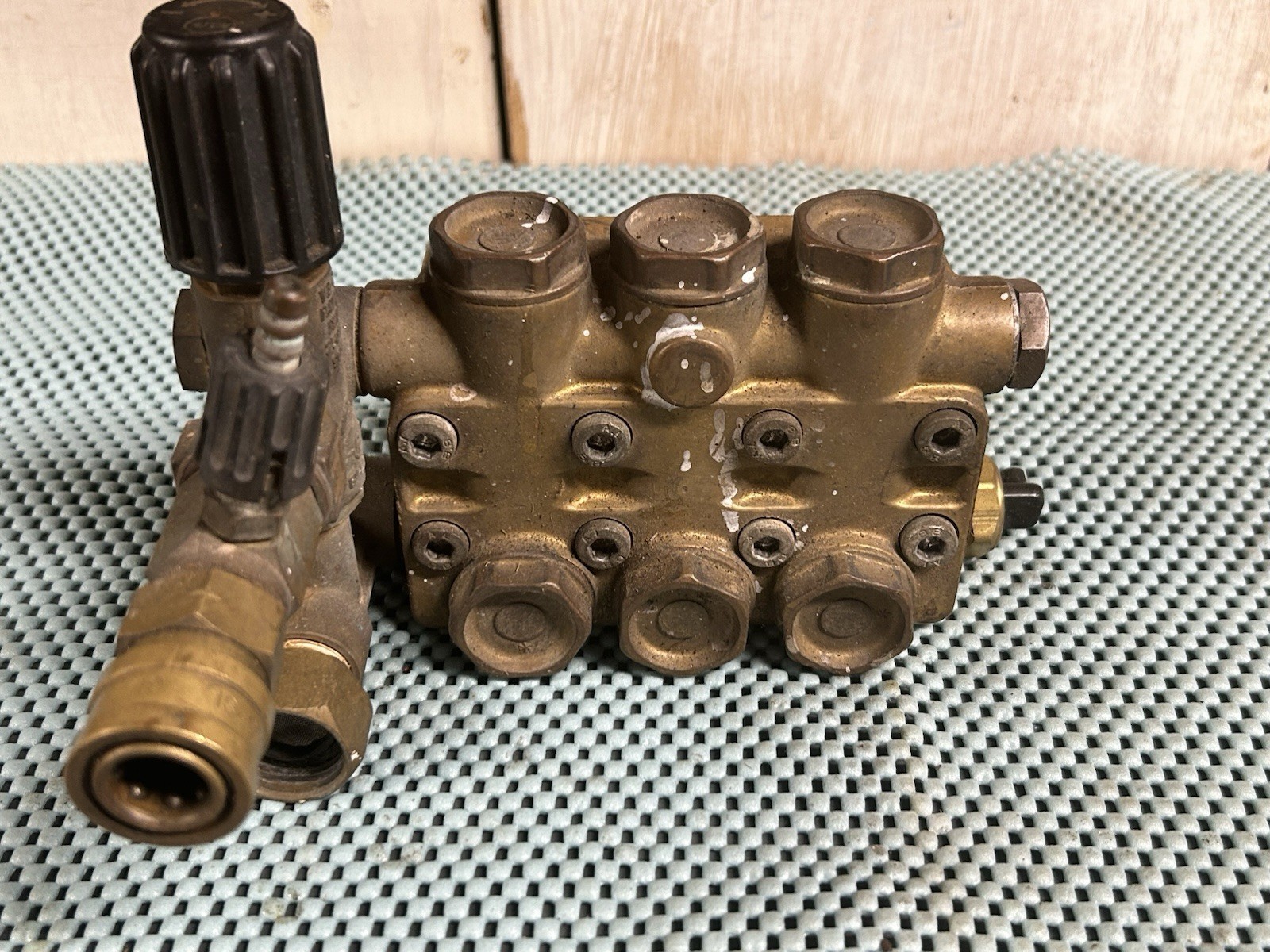 General Pump TT9441, 2500 PSI 4.4 GPM Pressure Washer Pump Brass Head