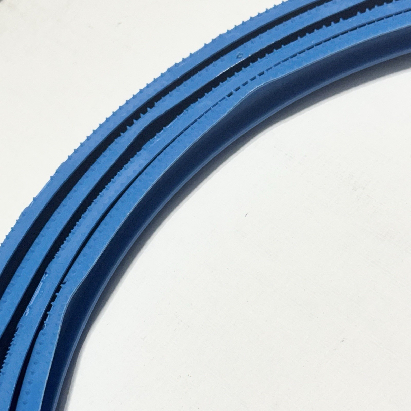 AlloyGator Blue Rim Protector for Car Wheels Fits 12-24 Wheel Diameter Listing A
