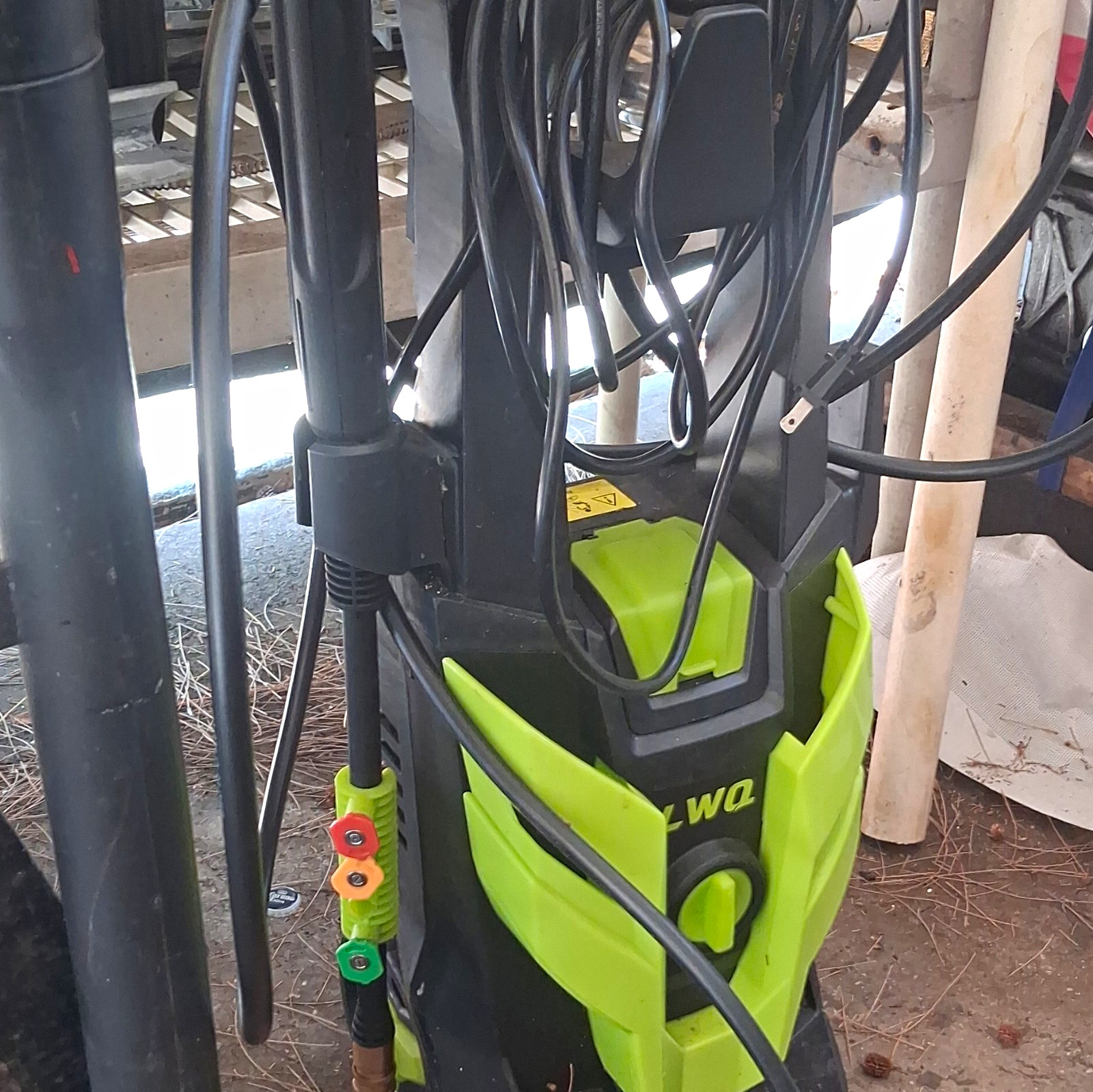 LWA Corded Electric Cold Water Pressure Washer w/ Quick Connect Tips Green/Black