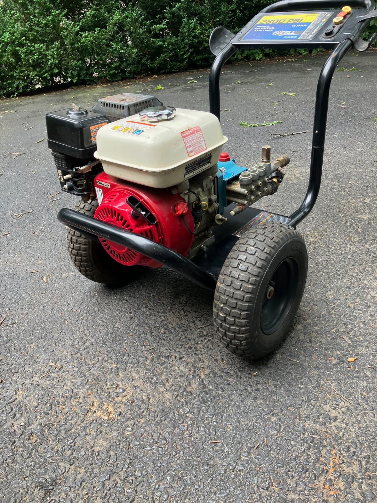 Excell ZR2800 Commercial Pressure Washer: Honda 6.5hp Engine, hose + attachments