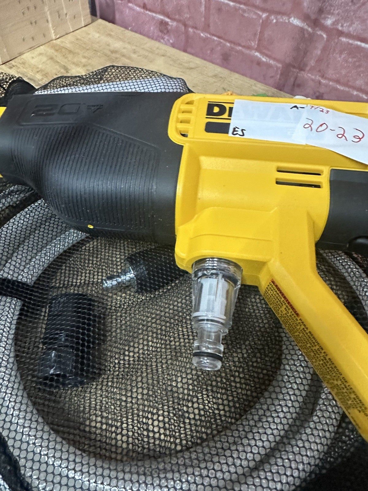 DEWALT DCPW550B 20V 550 PSI Cleaner Pressure Washer (Tool Only) Used 20-23