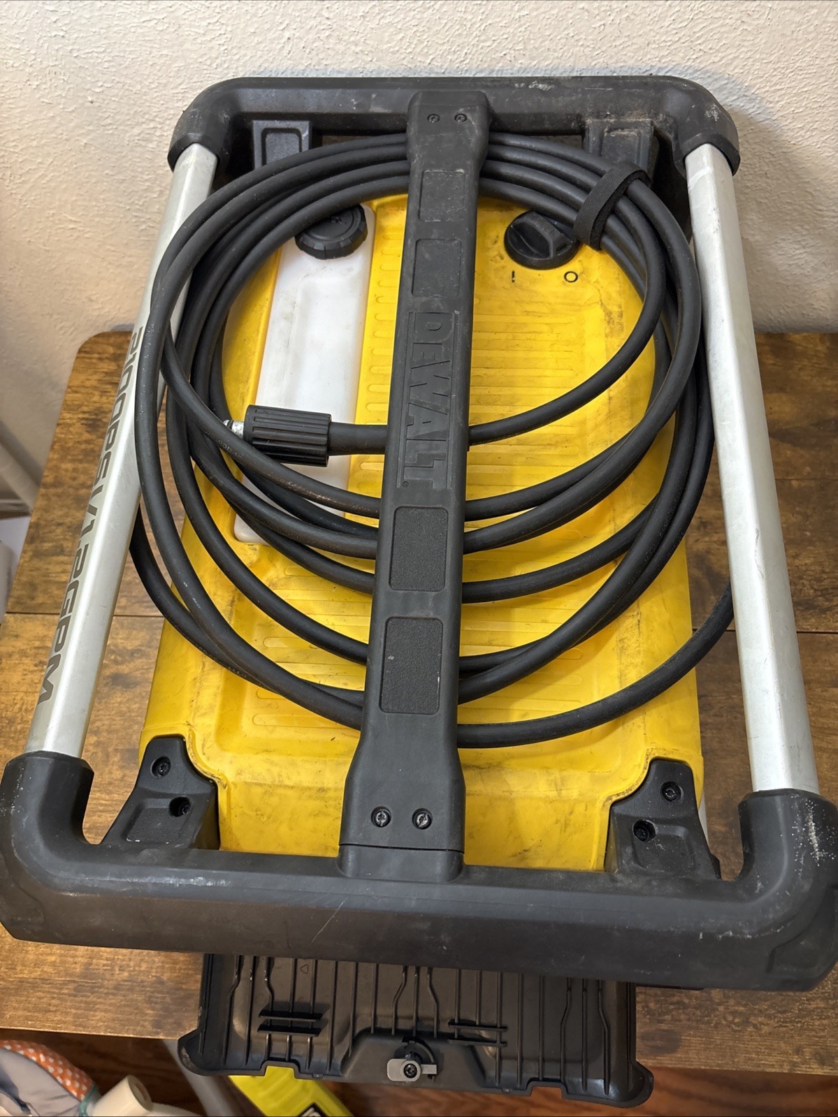 PARTS OR REPAIR DeWALT 2100 PSI 1.2 GPM 13 Amp Electric Pressure Washer DWPW2100