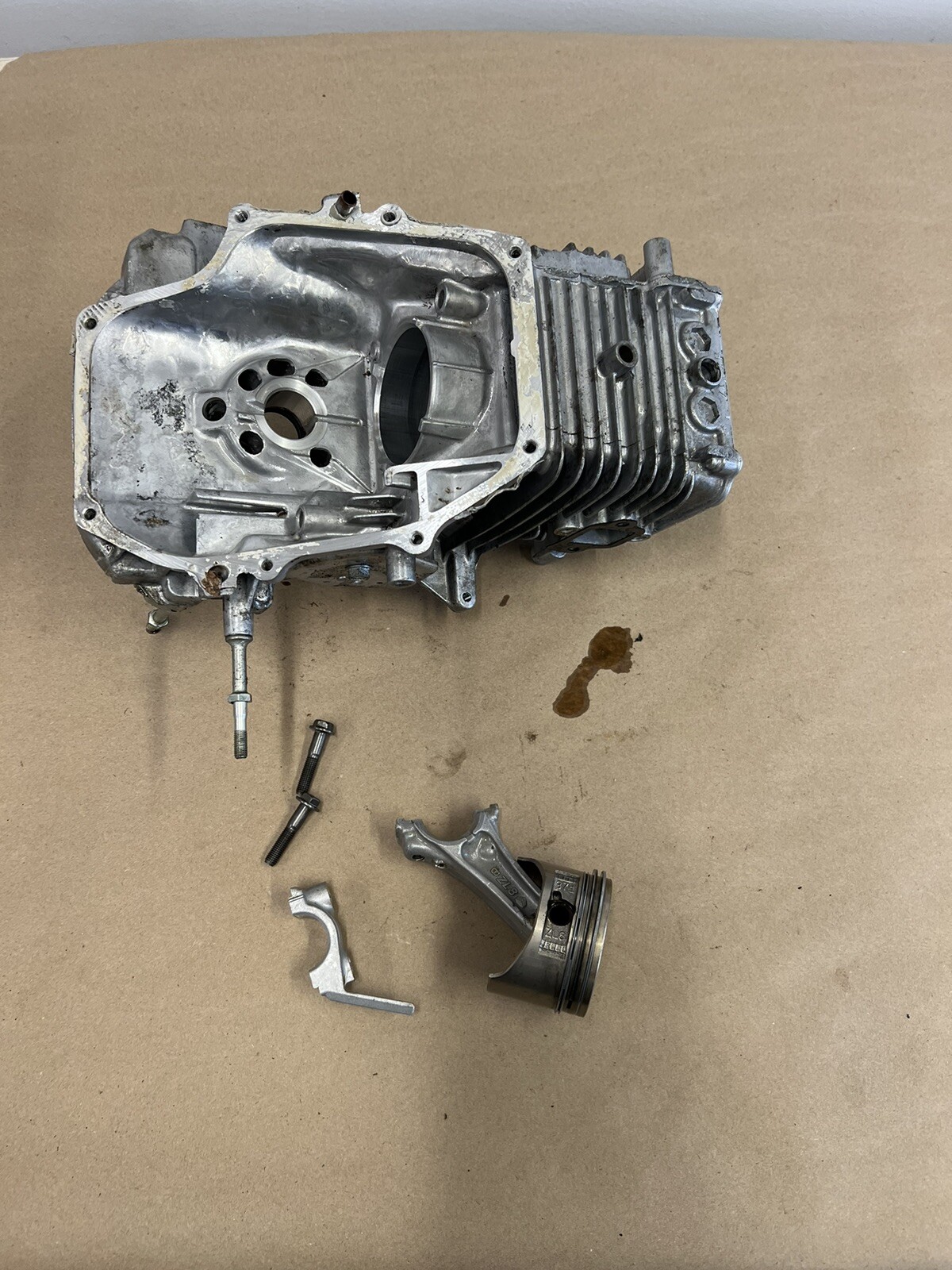 Honda XR2600 5.0 HP Crankcase Engine Piston For Rebuild B240