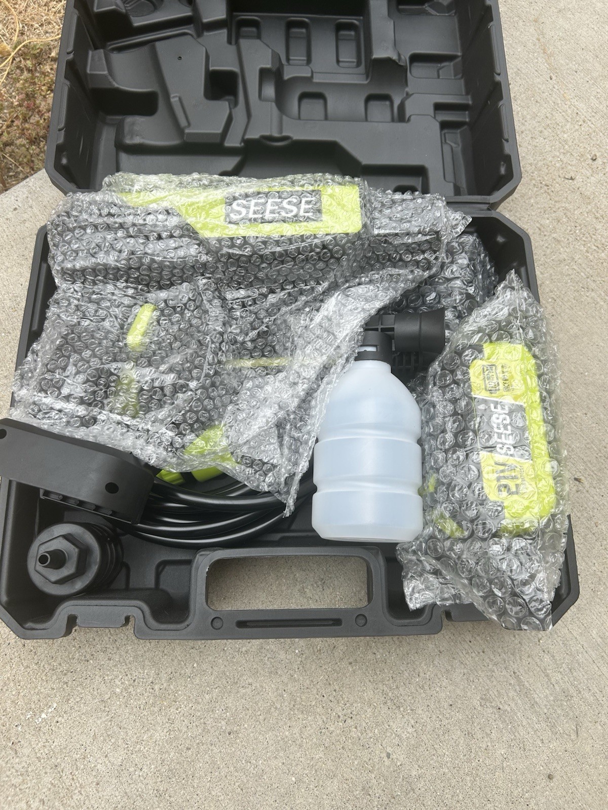 SEESE Cold Water Pressure Washer Accessory Kit w/ Foam Bottle & Carrying Case