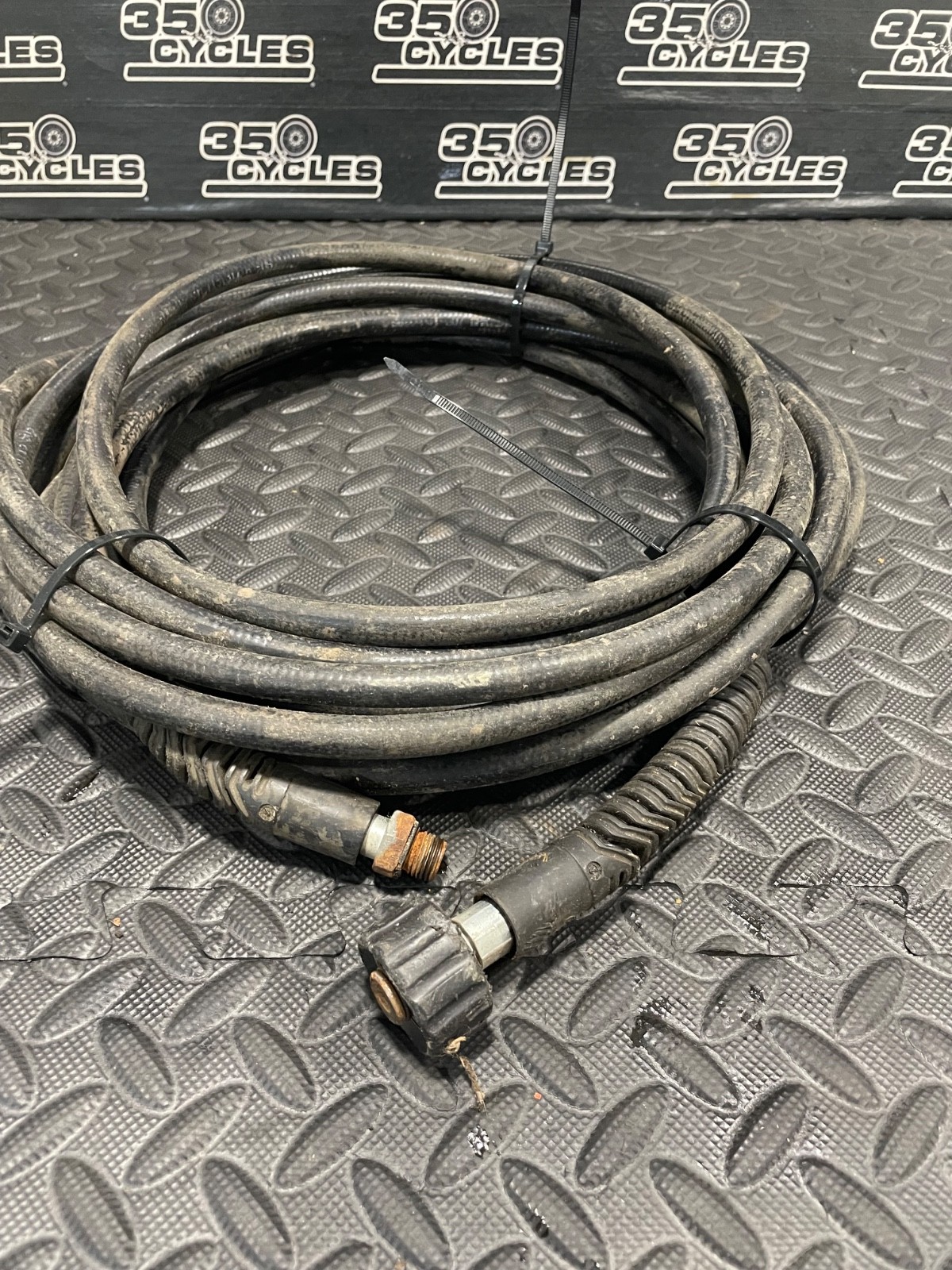 Craftsman 3000 PSI 2.5-GPM Pressure washer Briggs Stratton 20ft hose