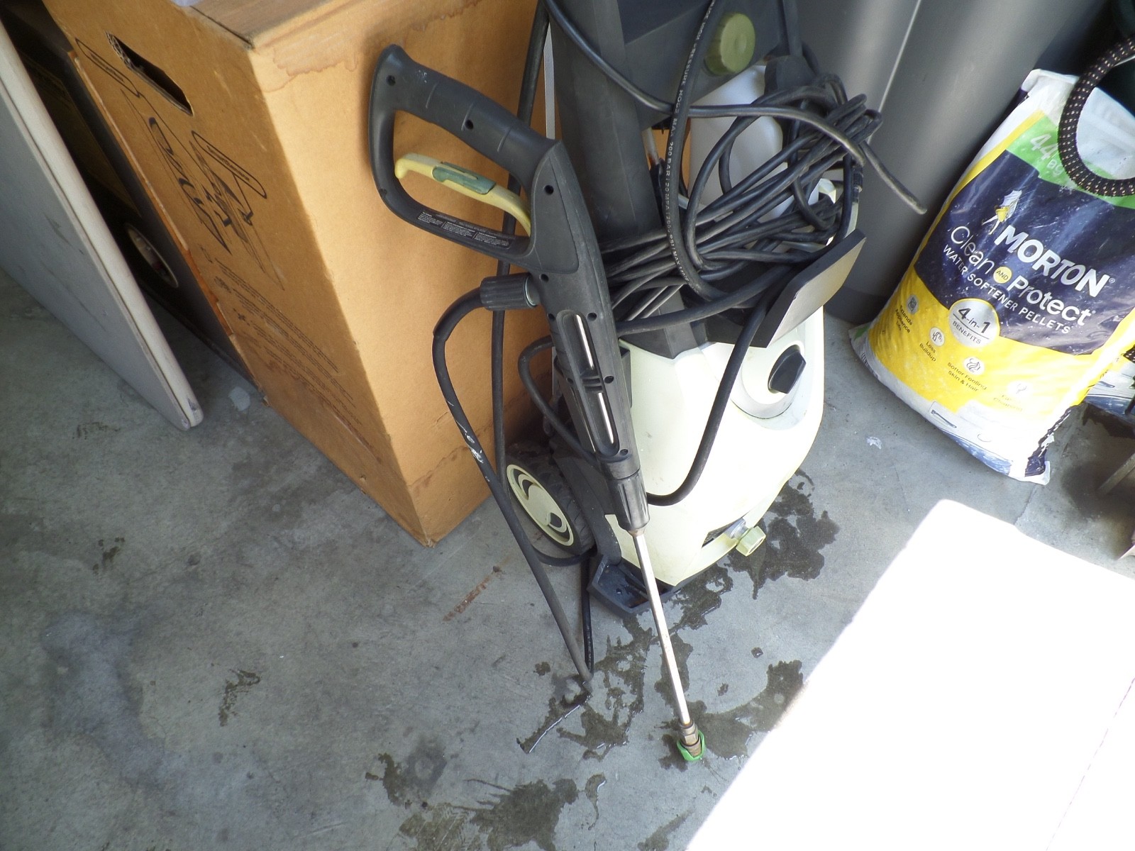 SUN JOE MODEL# SPX3000 ELECTRIC PRESSURE WASHER 2200 PSI WORKS USED!