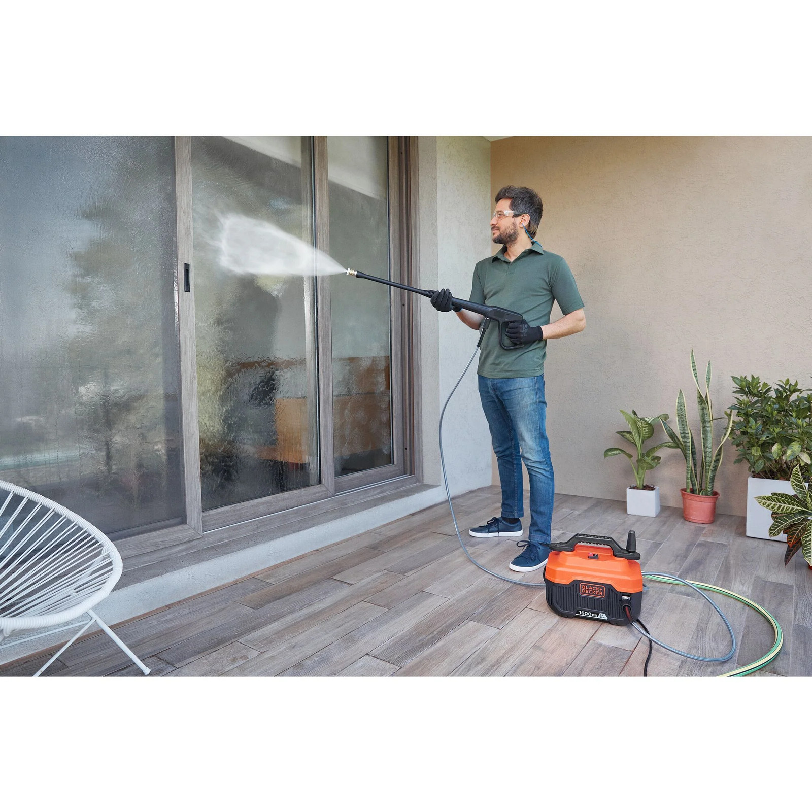 BLACK+DECKER Electric Cold Water Pressure Washer (1,600 Max PSI)- BEPW1600