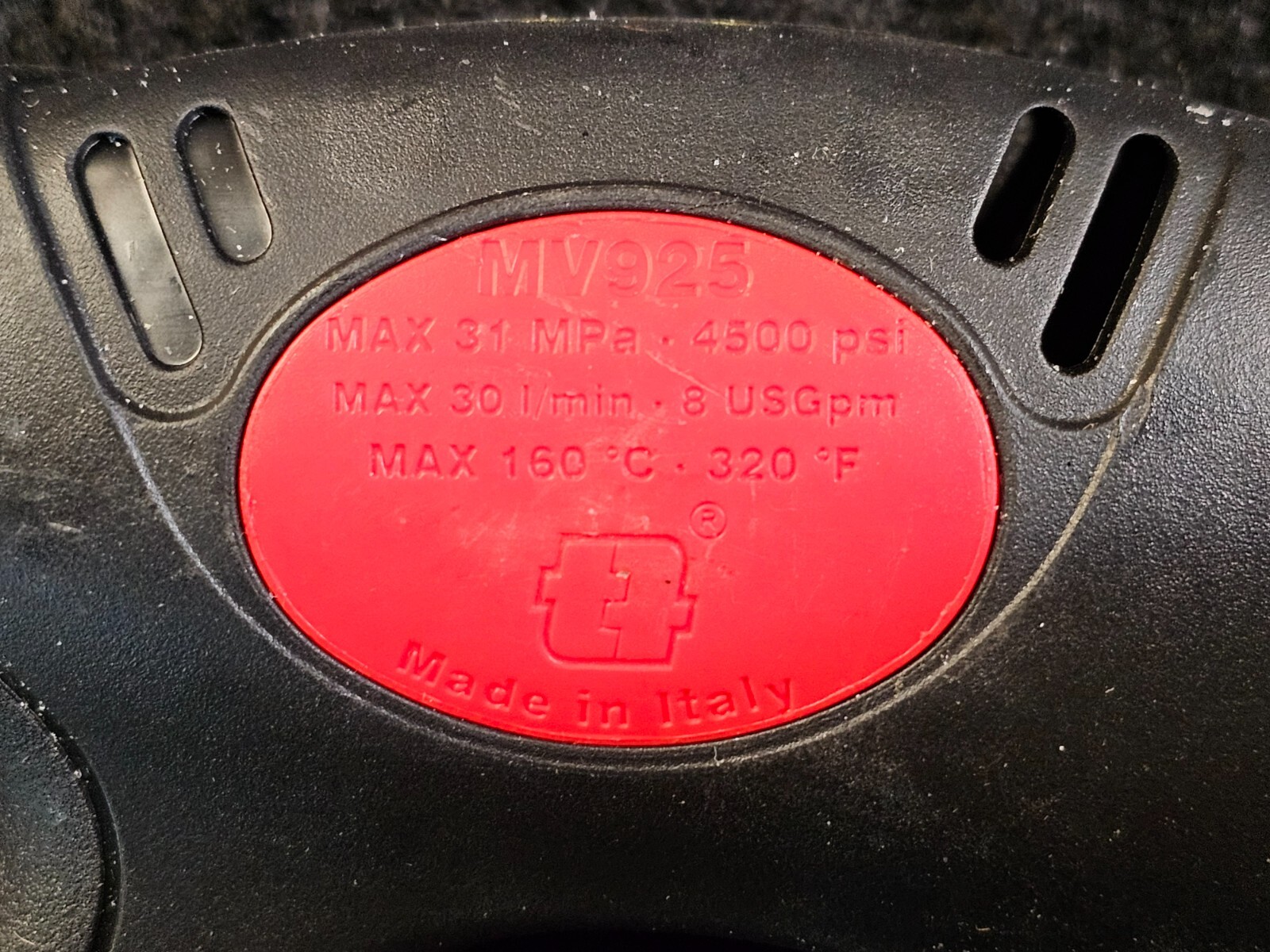 Pressure Gun MV925 4500 PSI Maximum Pressure 8 GPM, 320°F Max Temp