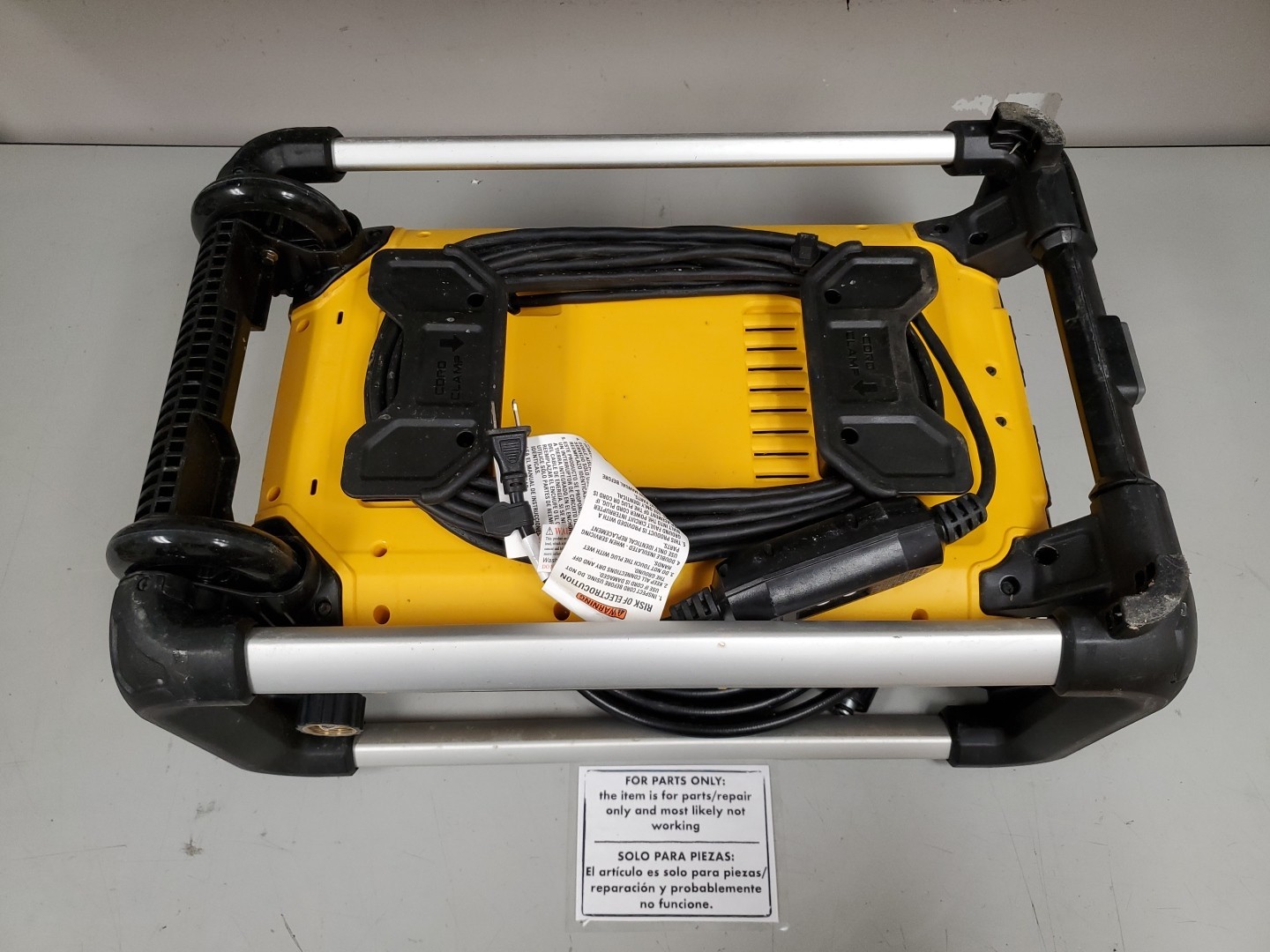 DeWALT (DWPW2100) 2100 PSI 1.2 GPM 13 Amp Pressure Washer (FOR PARTS ONLY)