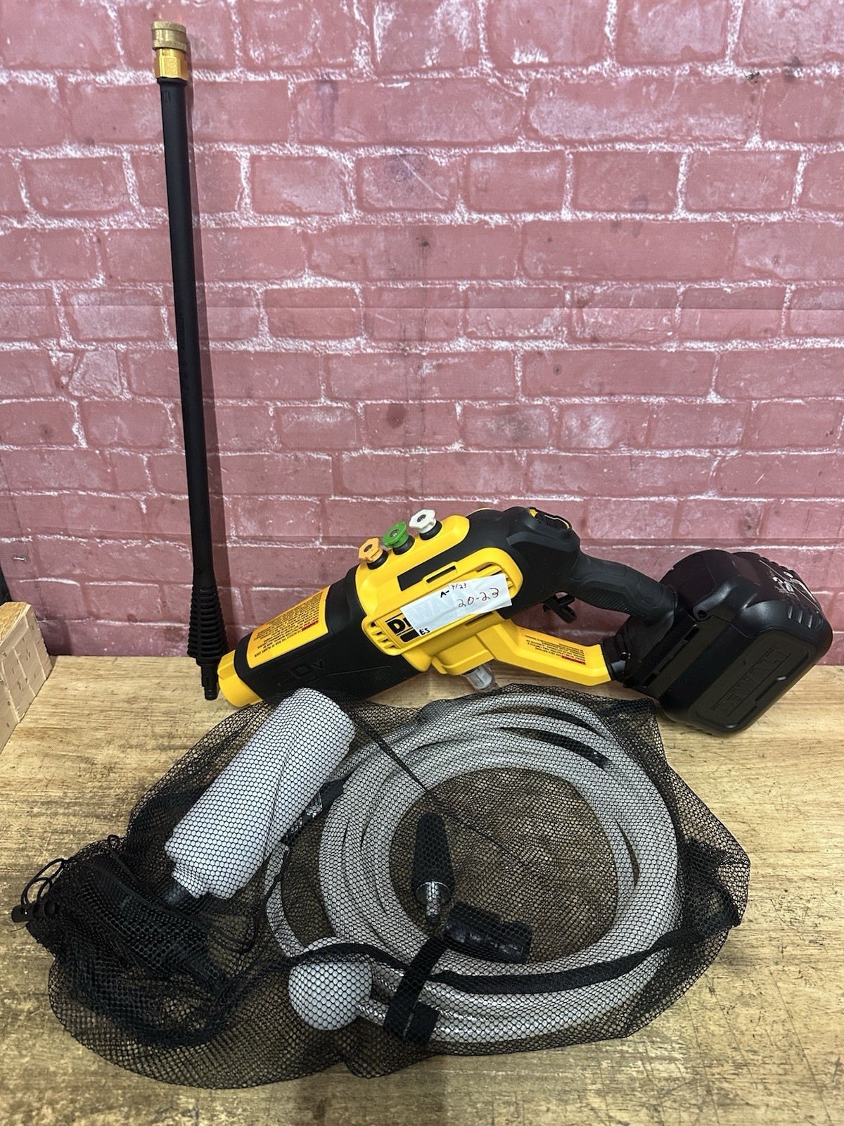 DEWALT DCPW550B 20V 550 PSI Cleaner Pressure Washer (Tool Only) Used 20-23