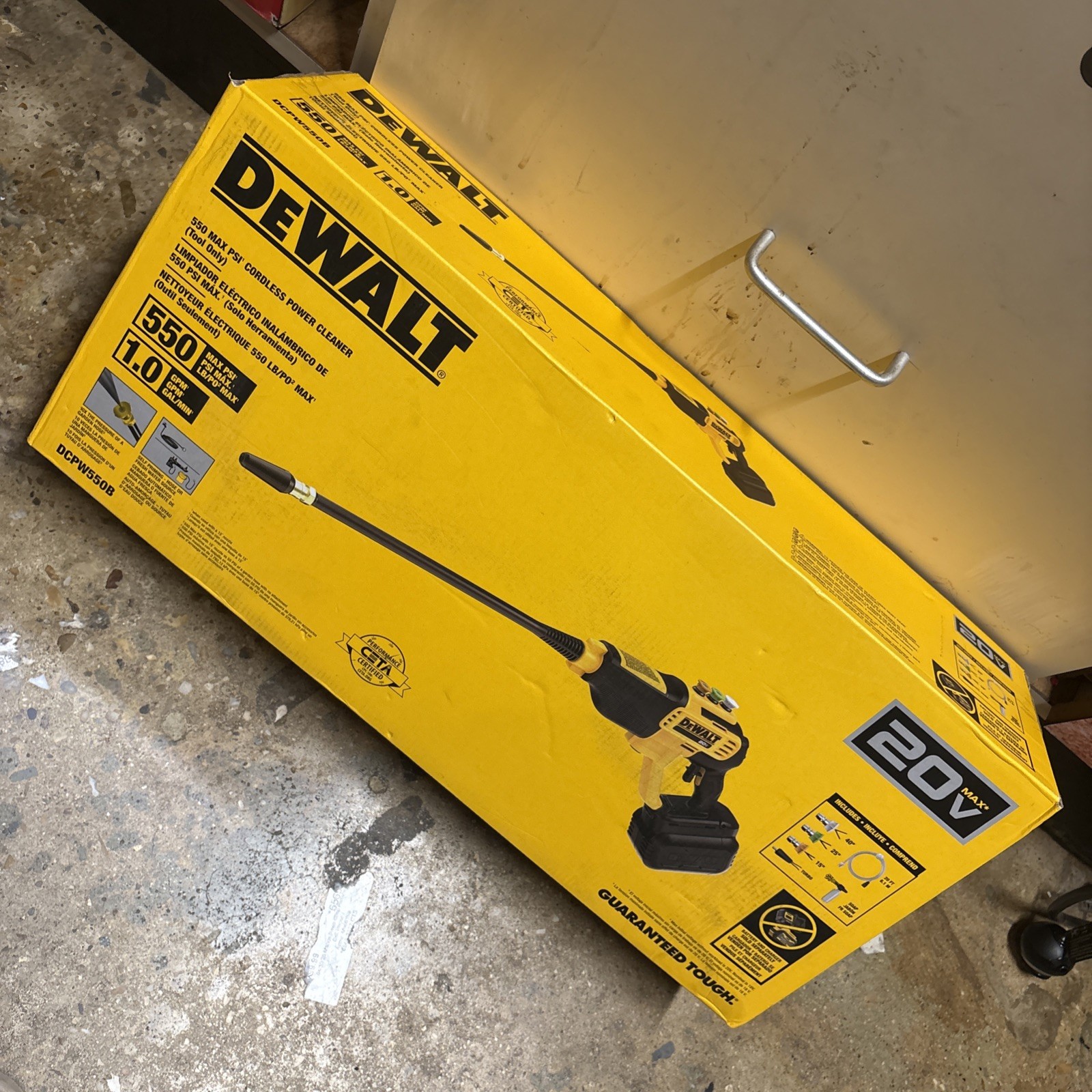 DEWALT 20V MAX 550 PSI Cold Water Pressure Washer (Tool only) (DCPW550B)