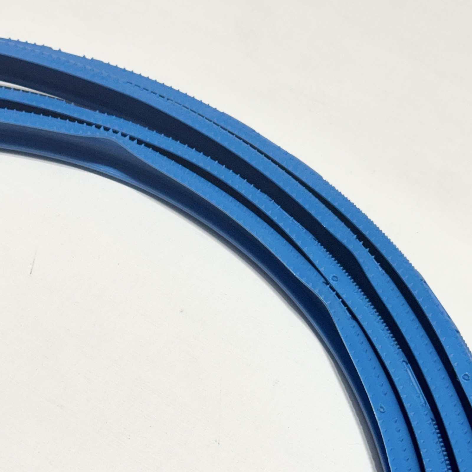 AlloyGator Blue Rim Protector for Car Wheels Fits 12-24 Wheel Diameter Listing A