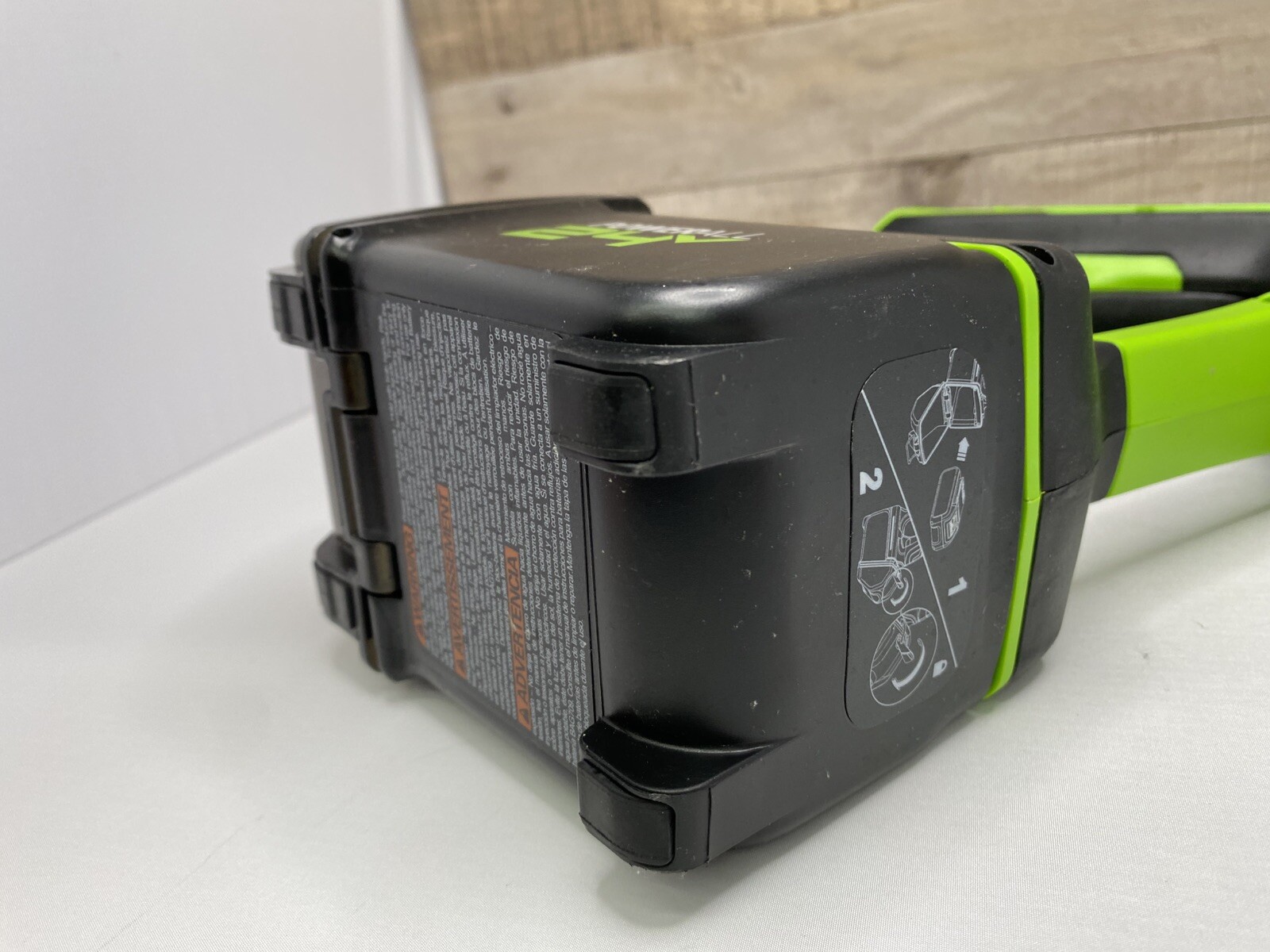 Greenworks 24V 600 PSI Pressure Washer Cordless Power Cleaner w/ (2) Batteries