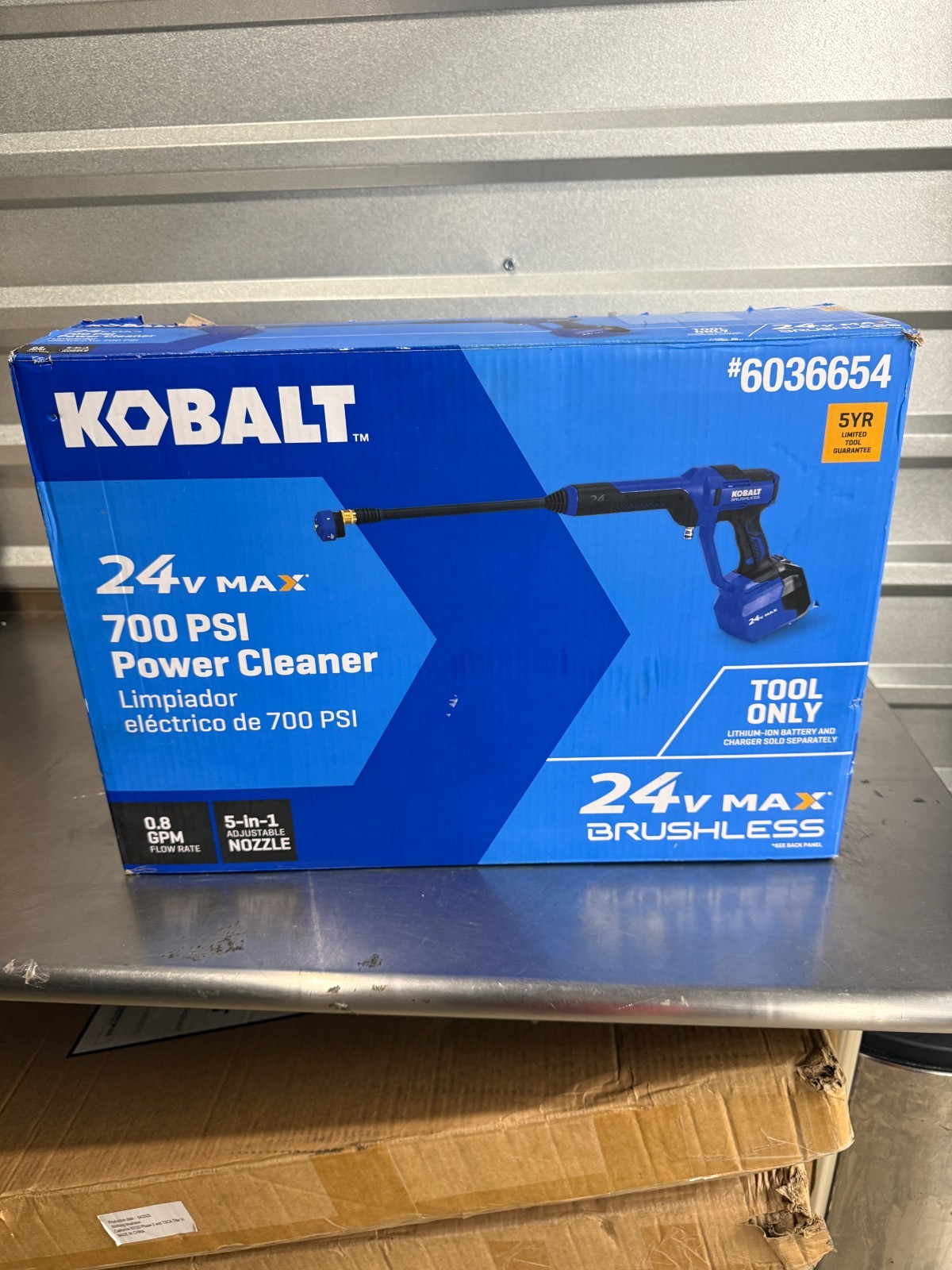 Kobalt 700-PSI 0.8-GPM Cold Water Battery Outdoor power cleaner with 1 Spray Tip