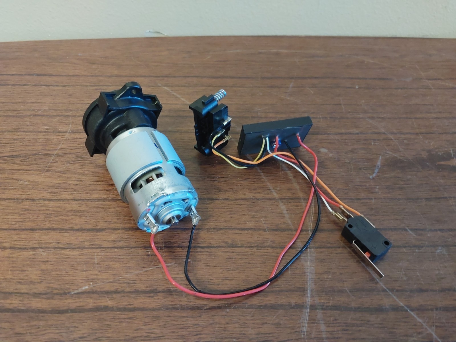 Black & Decker BCPW350 Power Cleaner – Motor, Board, And Switch Assembly