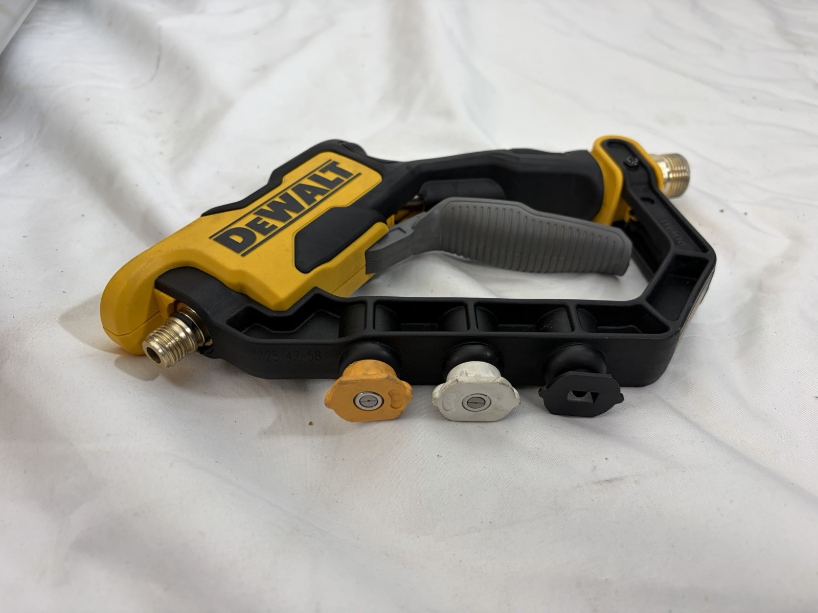 DEWALT 2100 PSI 1.2 GPM 13 Amp Cold Water Electric Pressure Washer DWPW2100