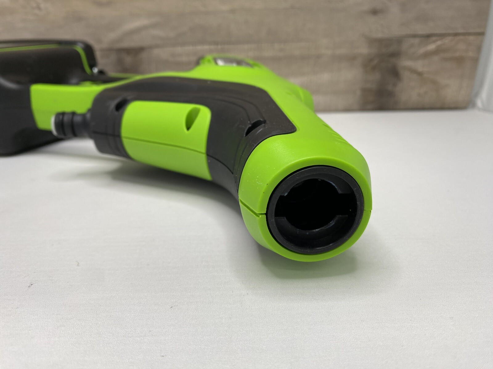 Greenworks 24V 600 PSI Pressure Washer Cordless Power Cleaner w/ (2) Batteries