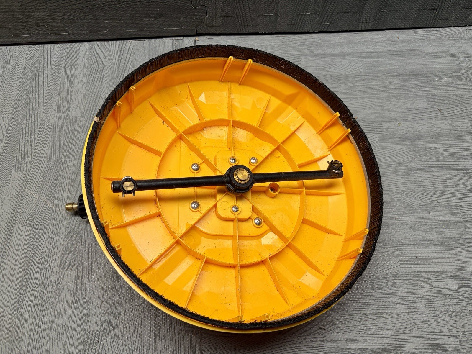 DEWALT Surface Cleaner USED Up To 3000 PSI Driveway & Sidewalk Surface Cleaner