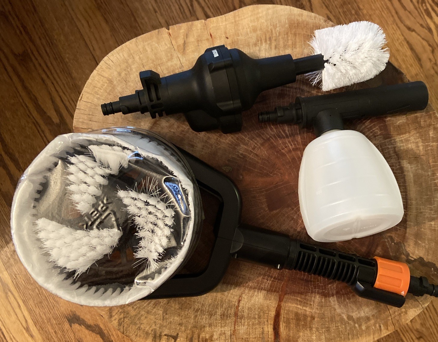 WA4071 Worx Hydroshot Automotive & Boat Cleaning with WA4036 , WA4042, WA1820