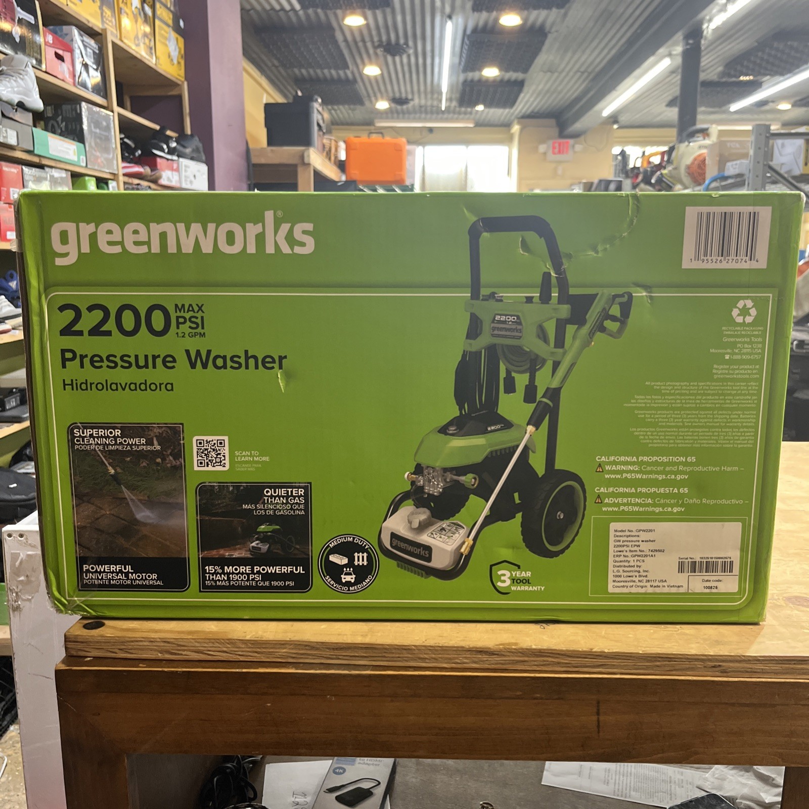Greenworks 2200-PSI 1.2-GPM Cold Water Electric Pressure washer with 4 Spray Tip