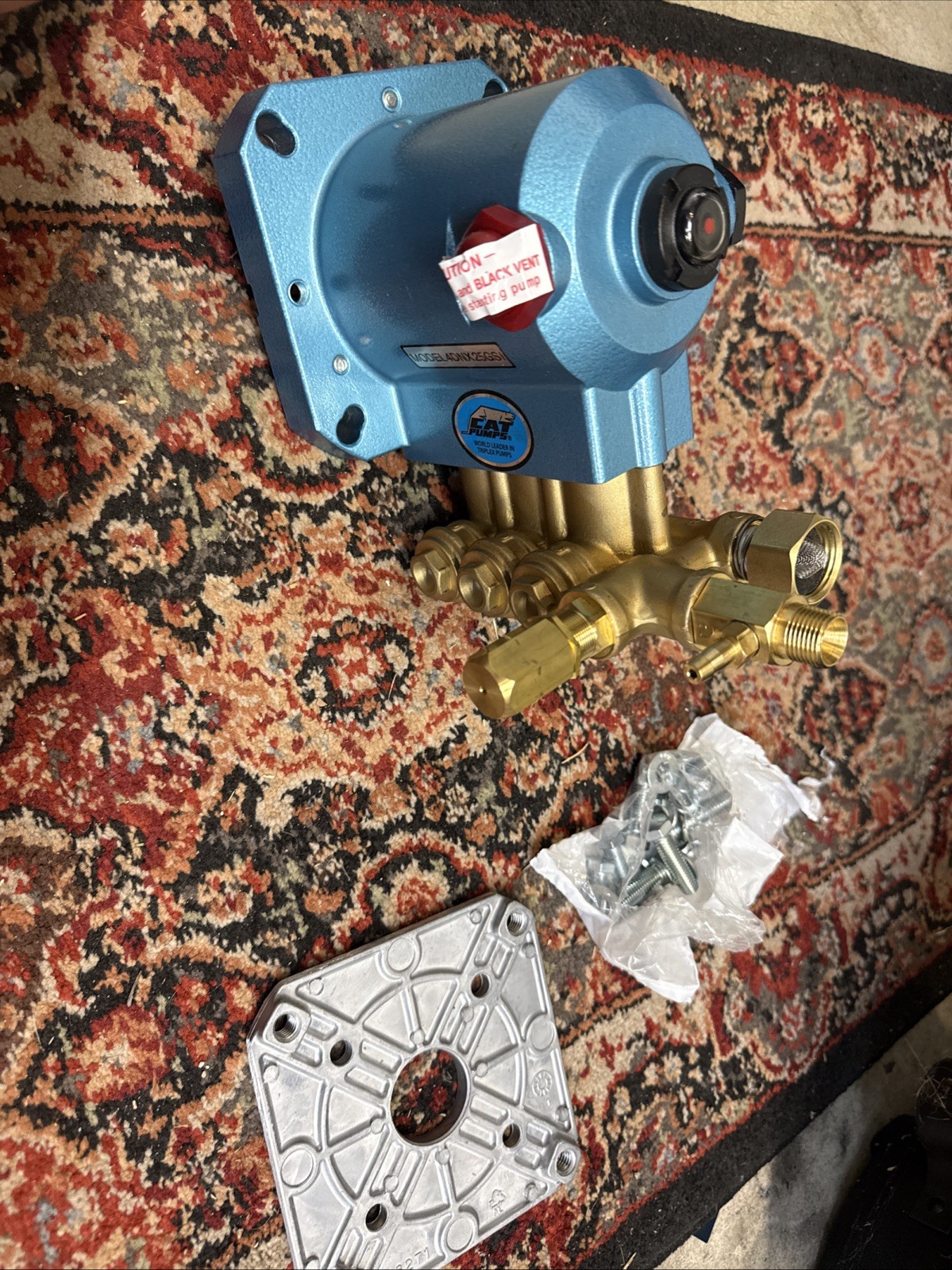 CAT Pumps 4DNX25GSI – 3000 PSI 2.5 GPM Triplex Pressure Washer Pump 3/4 In Shaft