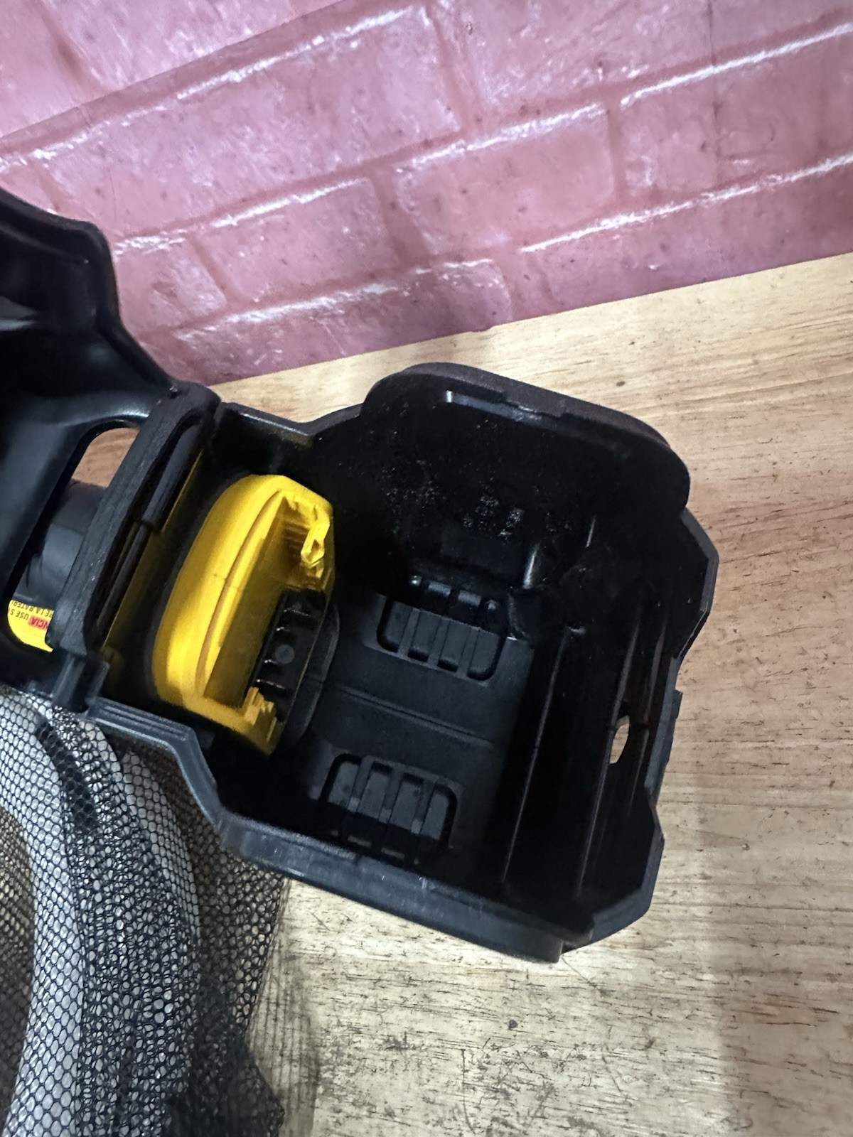 DEWALT DCPW550B 20V 550 PSI Cleaner Pressure Washer (Tool Only) Used 20-23