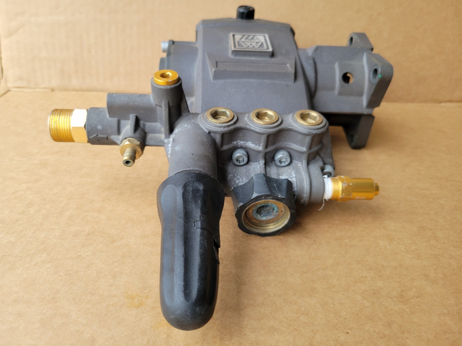 3600 psi AAA Pump 4300017 ((( For Parts or Repare ))) No tested