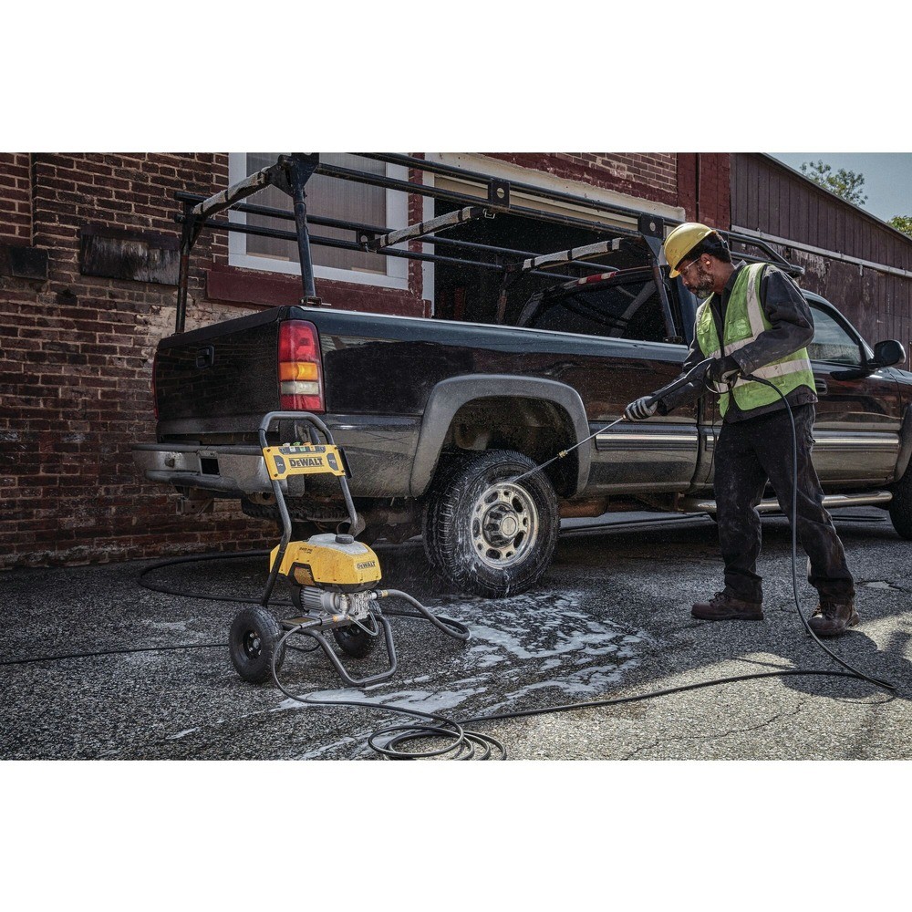 DEWALT DWPW2400R 13 Amp 2400 PSI 1.1 GPM Cold Press Washer Certified Refurbished
