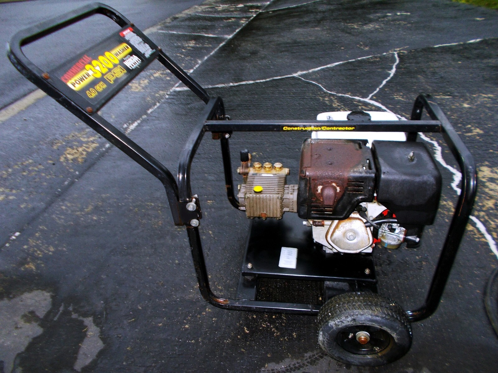 GENERAC 3200 PSI 4 GPM 11 HP HONDA GAS POWERED PRESSURE WASHER