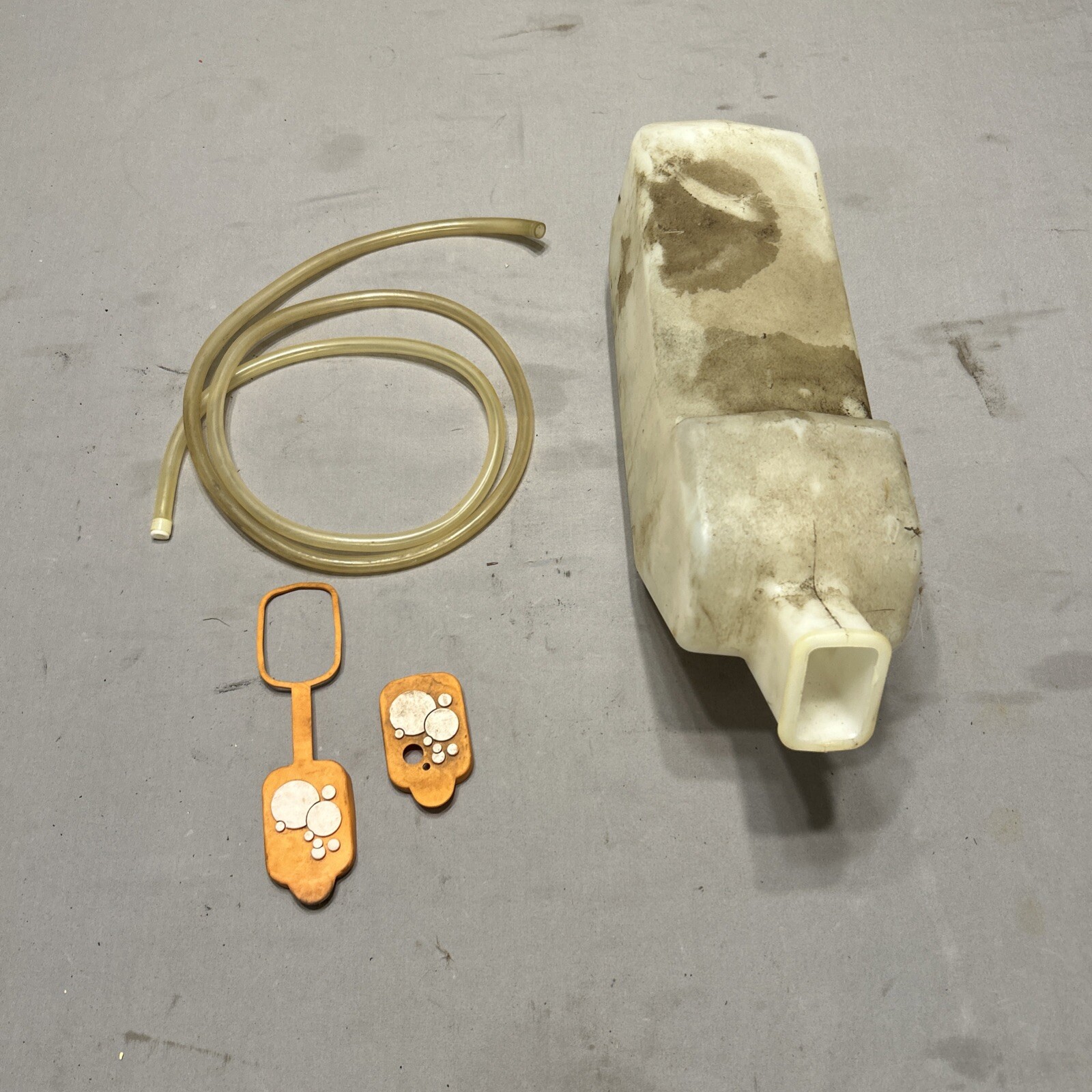 GENERAC 2700PSI 2.3GPM PRESSURE WASHER SOAP TANK, TANK CAP, HOSE