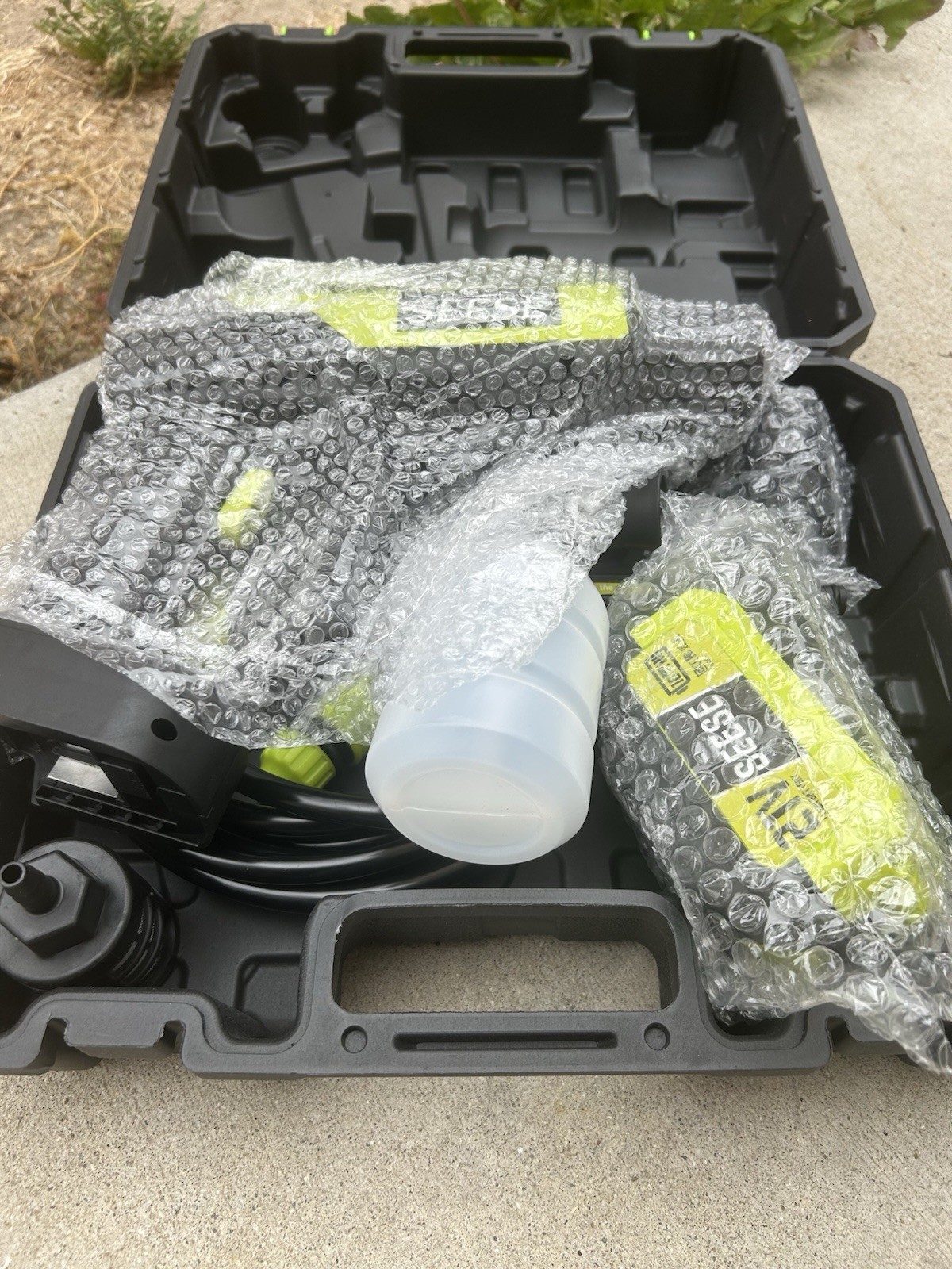 SEESE Cold Water Pressure Washer Accessory Kit w/ Foam Bottle & Carrying Case