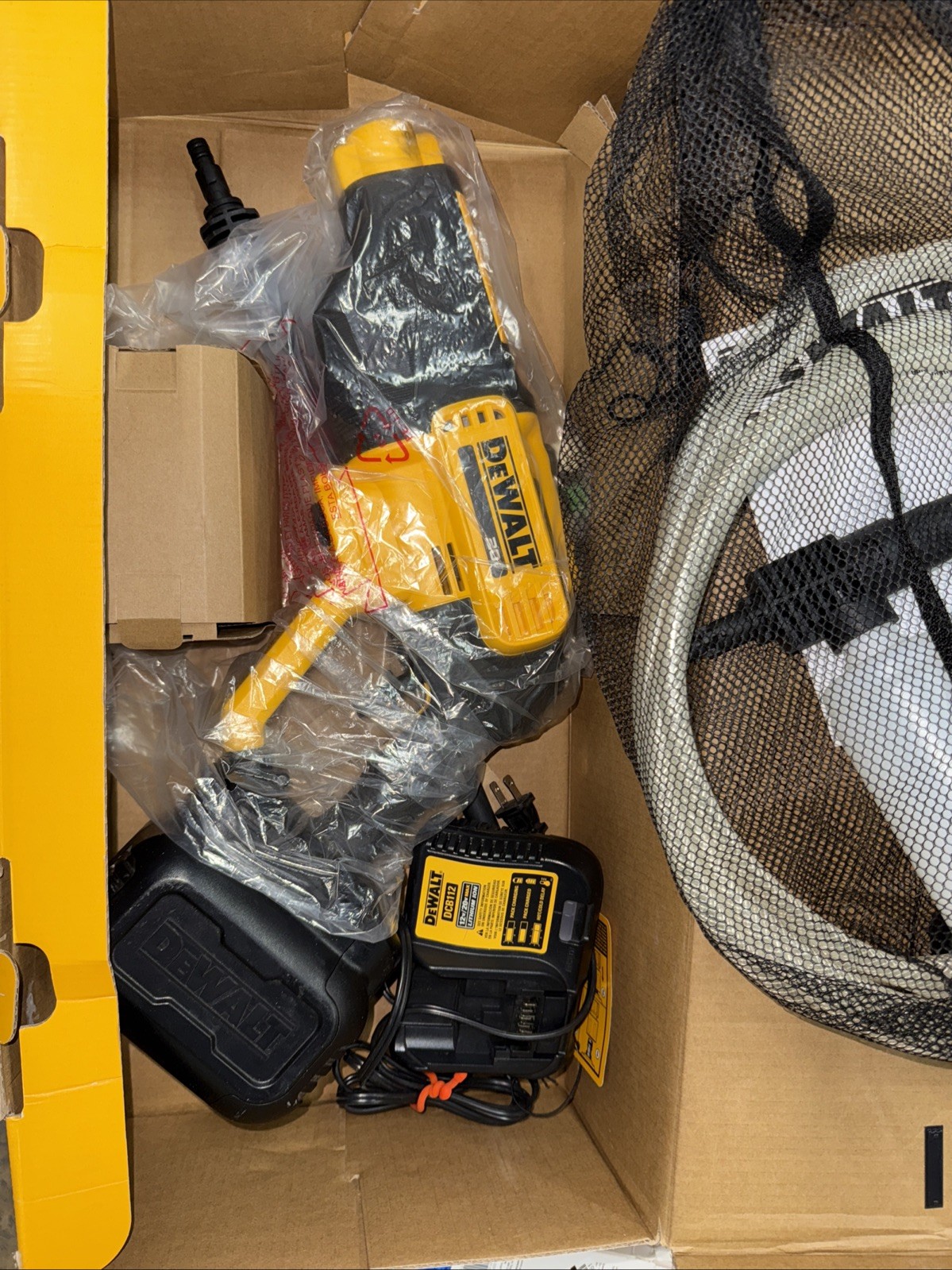 New DeWALT DCPW1000B 60V FLEXVOLT 1000 PSI Cordless Power Cleaner TOOL ONLY!!!!!