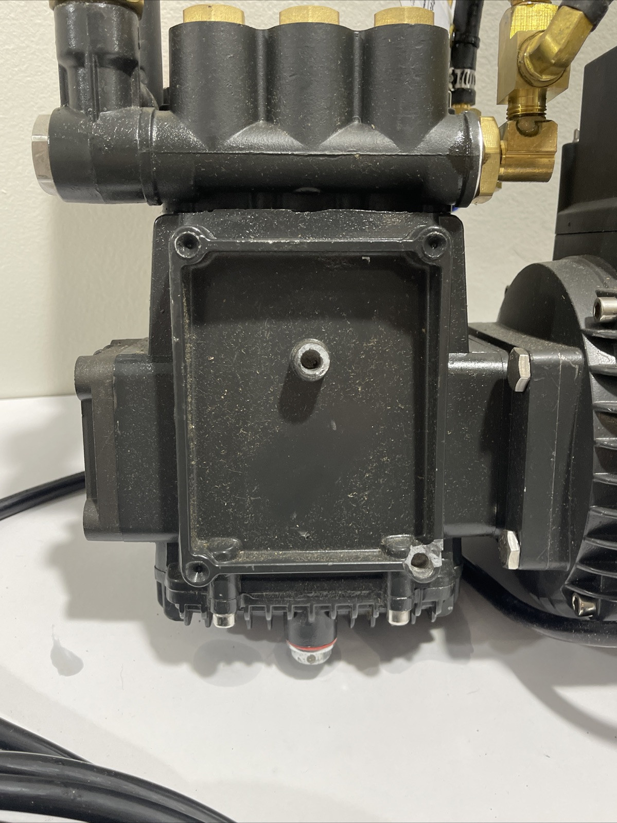MI-T-M CM-1400-1MEH-M Pressure Washer,1400 PSI, 1.5 HP, 120 V 56JJ09 **READ**