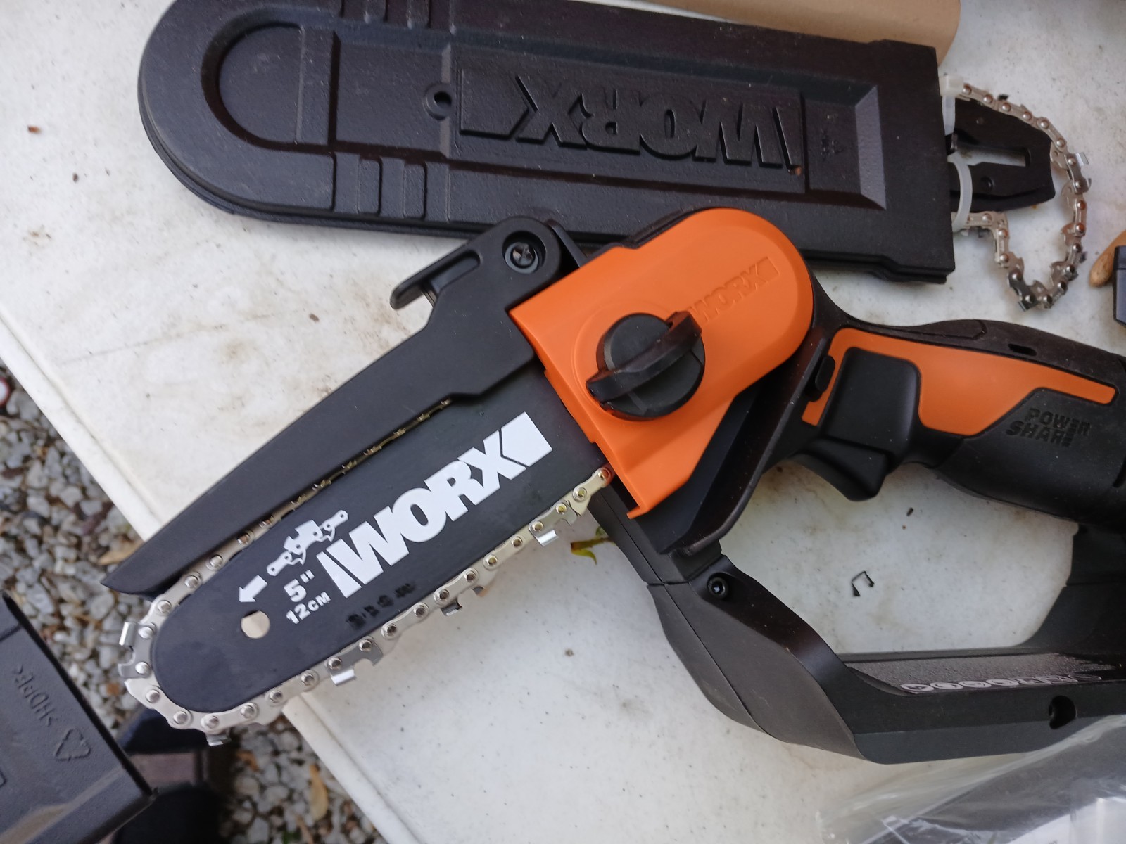 NEW OPEN BOX WORX WG937 20V 3-IN-1 KIT 22″ TRIMMER, 5″ PRUNE SAW 10″ CHAINSAW