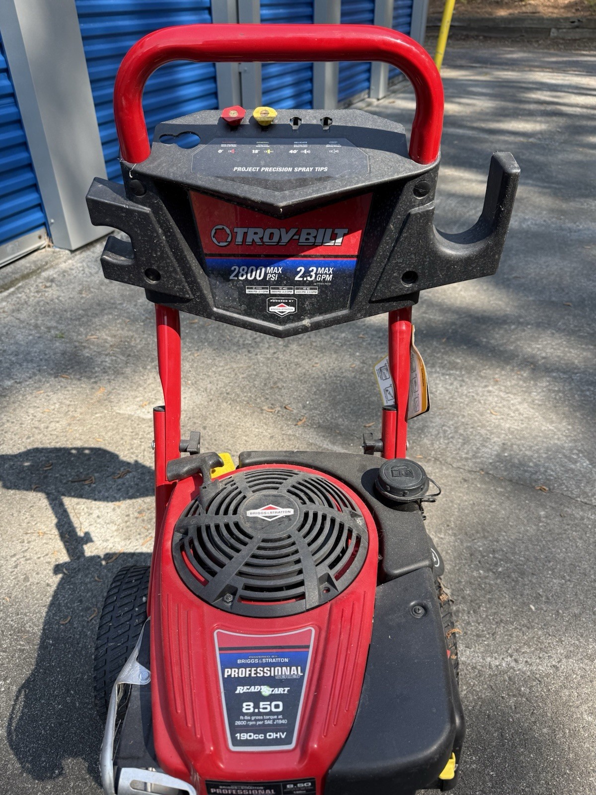 Troy-Bilt 2800 PSI Gas Pressure Washer 190cc 4-Stroke Project Precision Tips Red