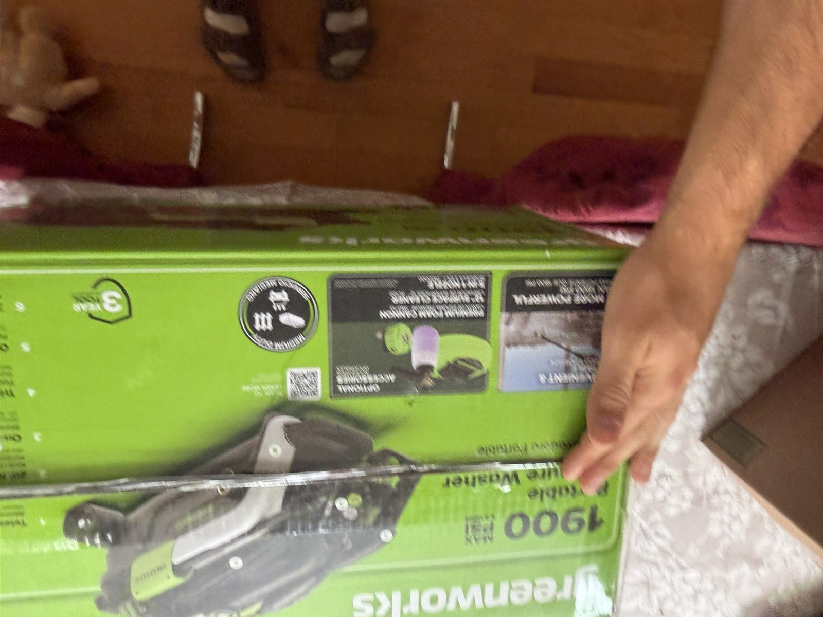 Greenworks 1900-PSI 1.2-GPM Cold Water Electric Pressure washer with Spray Tips