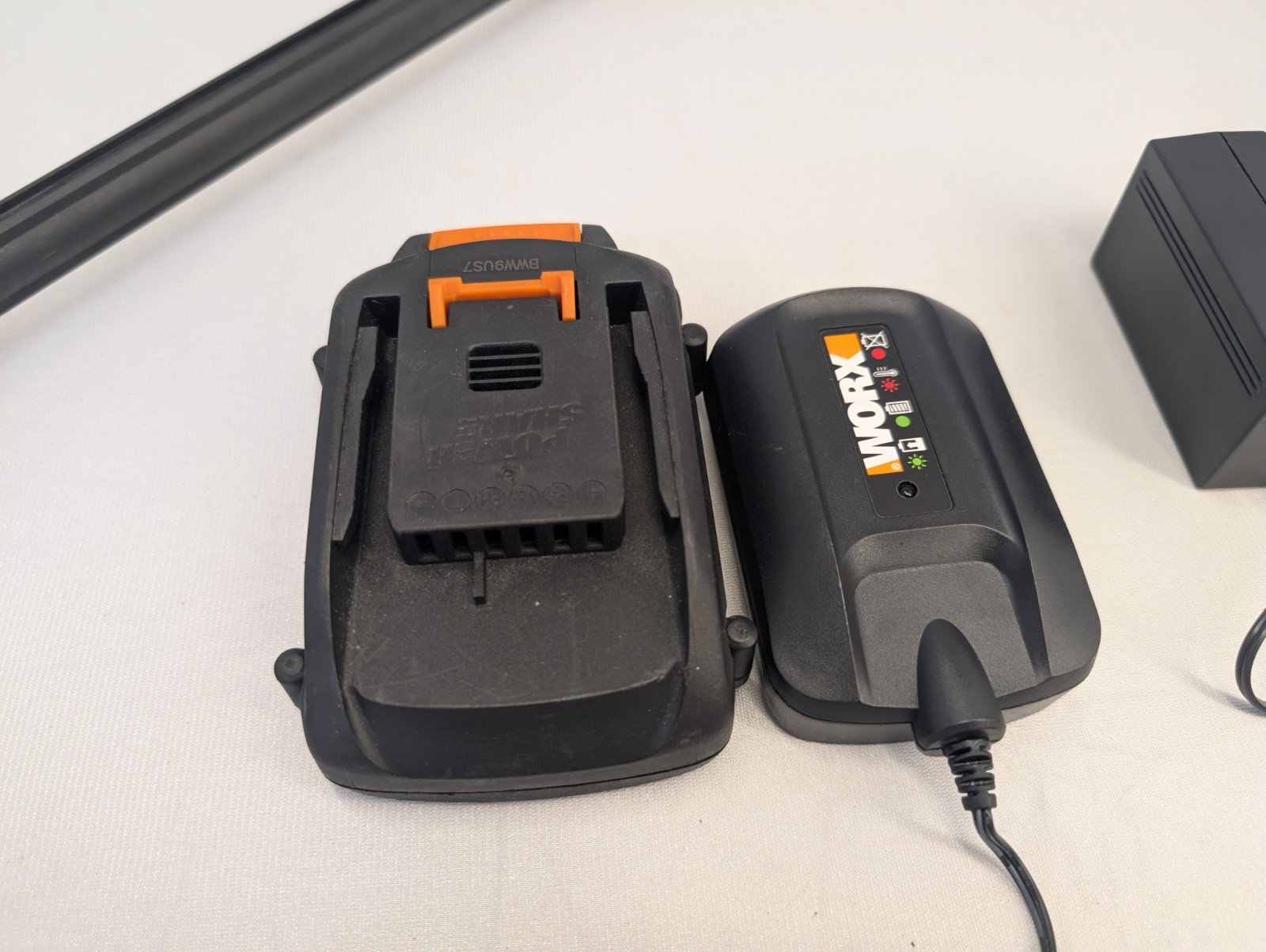 WORX Hydroshot 20V Cordless Portable Power Cleaner WG629/320 PSI