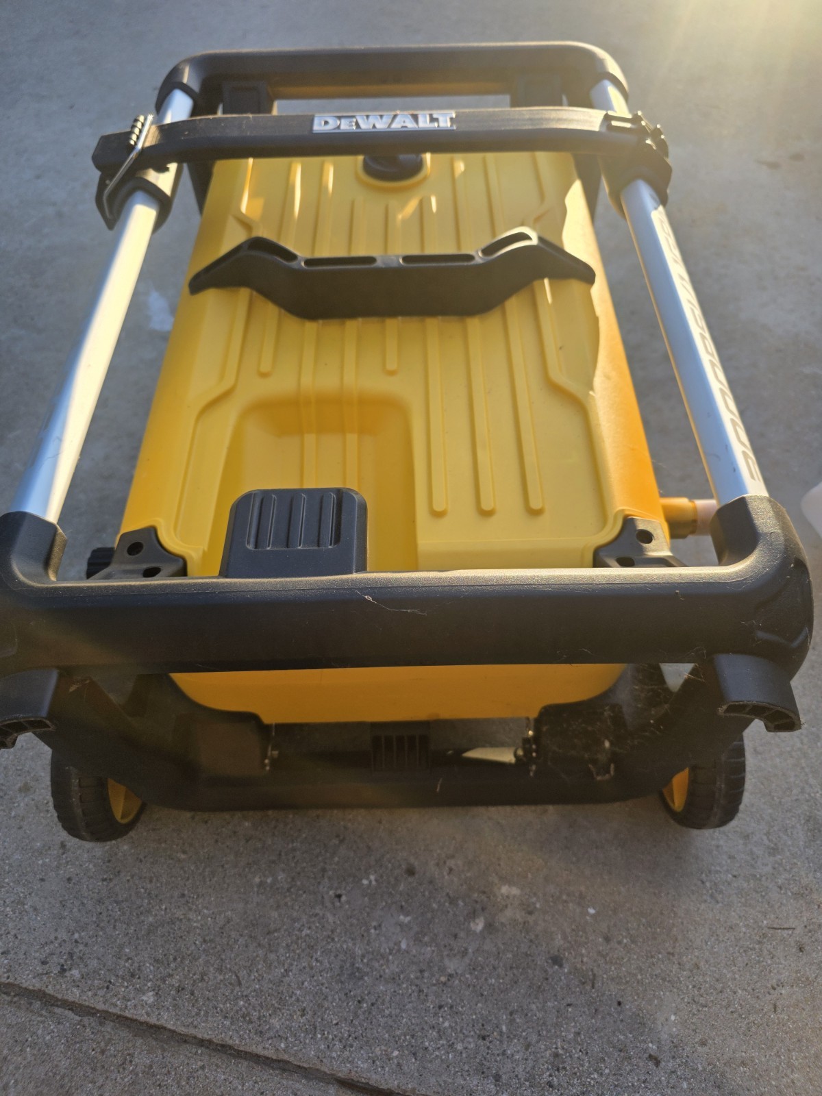 DEWALT DWPW3000 3000-MAX PSI 1.1-GPM Brushless Electric Pressure Washer